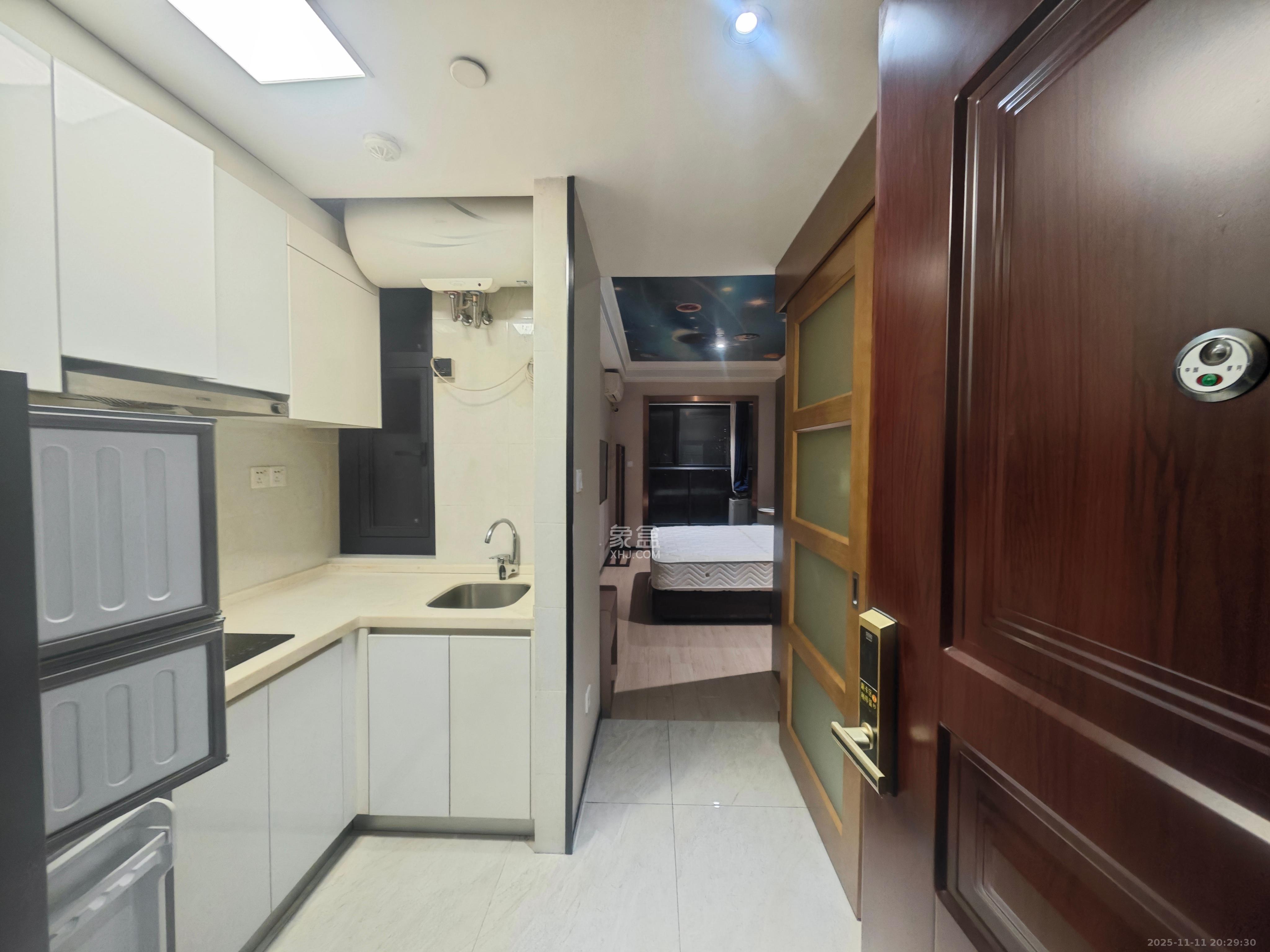 中海梅溪湖壹号  1室1厅1卫    1600.0元/月室内图