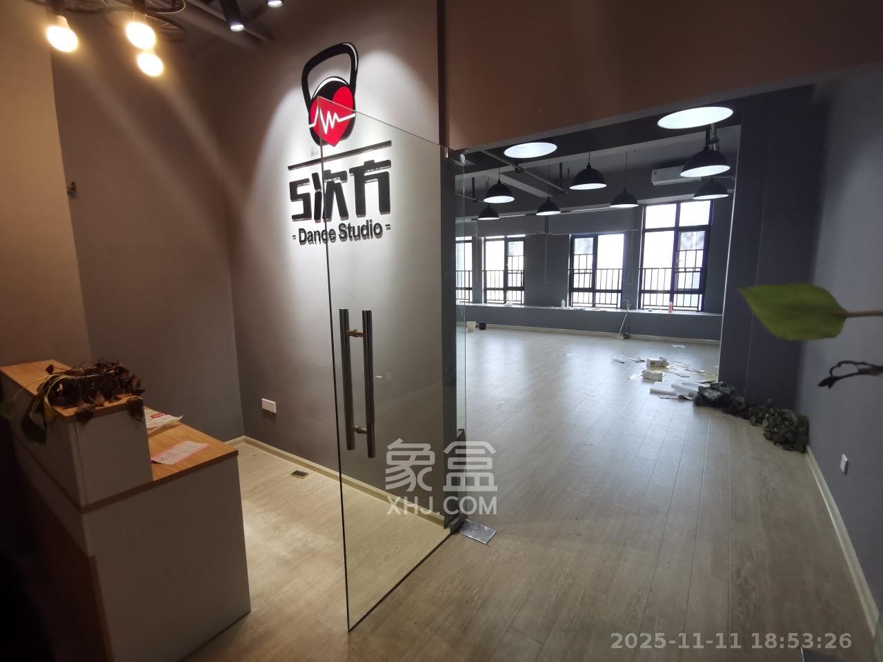 荣悦台 1室1厅1卫 2200.0元/月 荣悦台 1室1厅1卫 2200.0元/月室内图