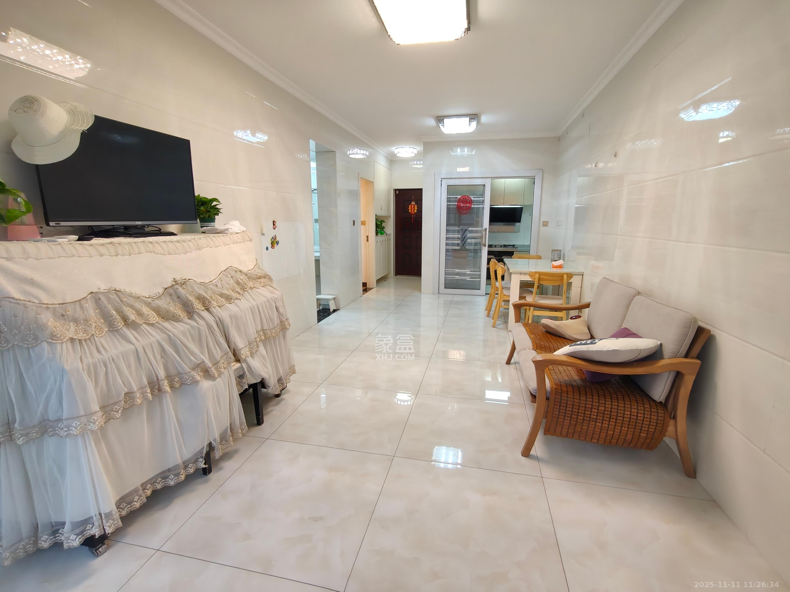 和泓梅溪四季  3室2厅1卫    2200.0元/月室内图