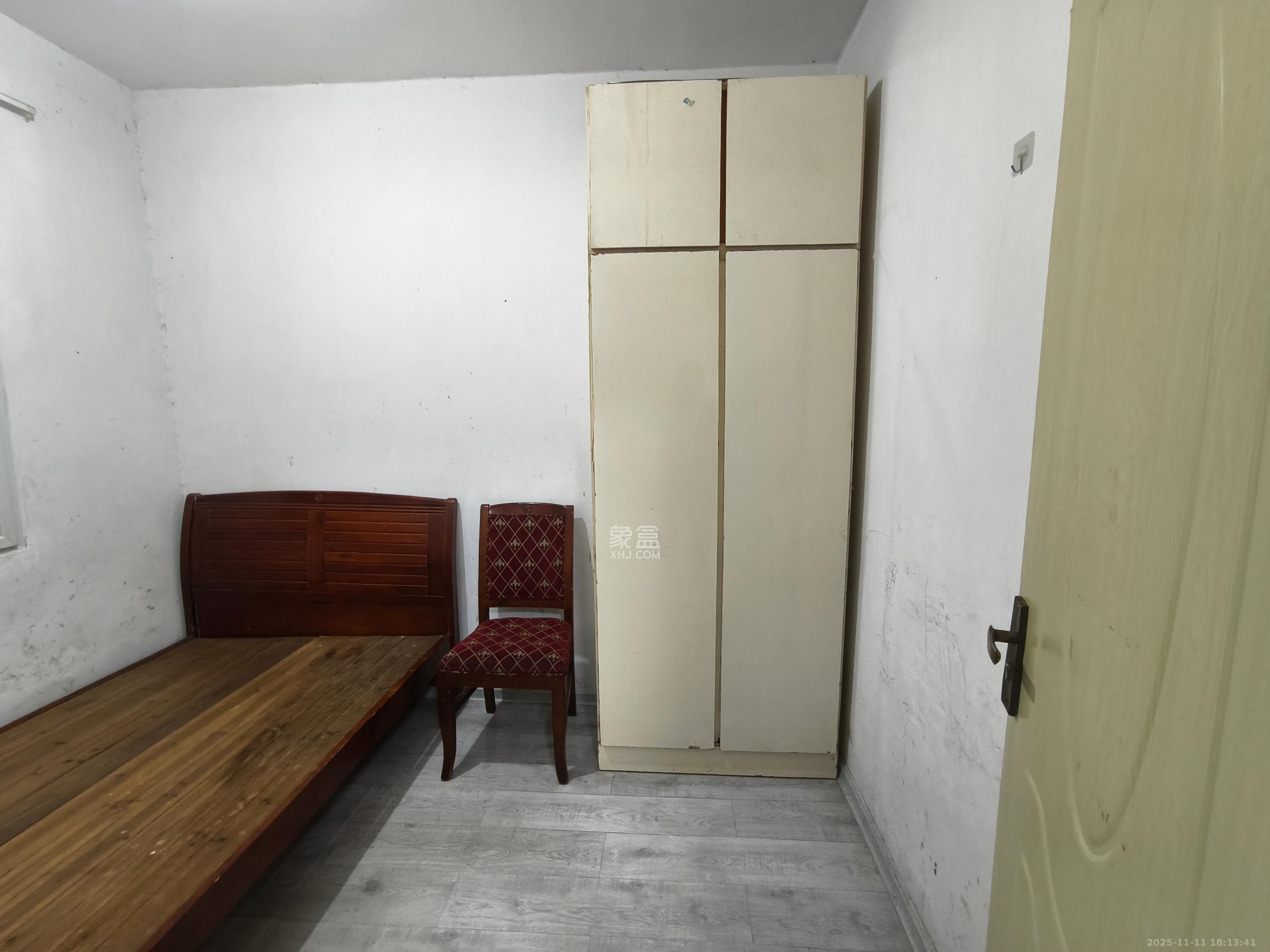 红旗区四片  2室1厅2卫    1600.0元/月室内图