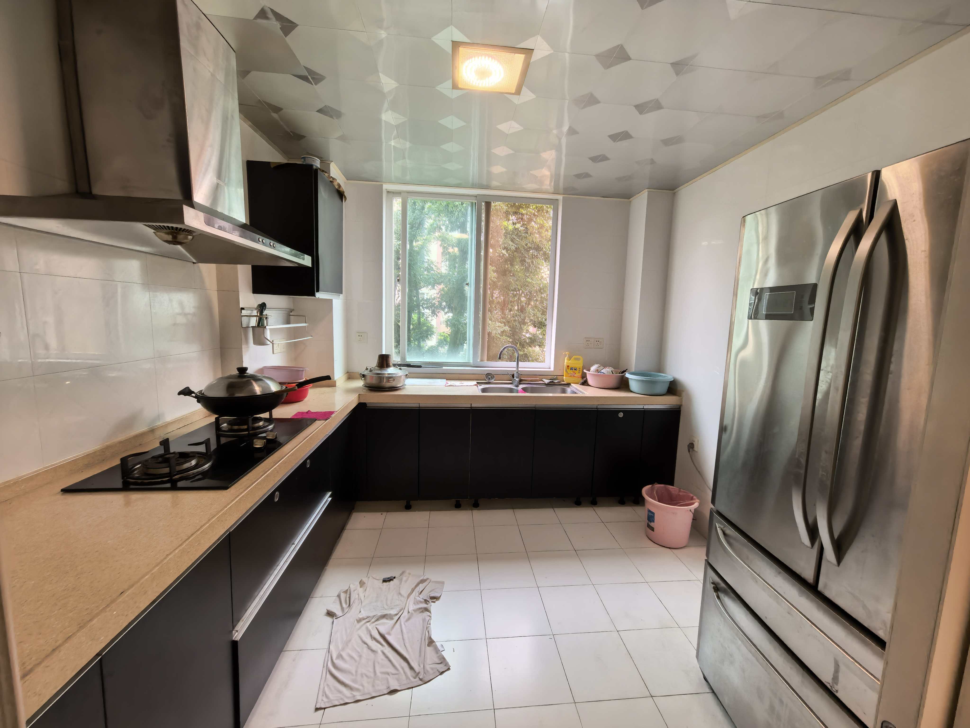 天上人间  4室2厅2卫    3000.0元/月室内图