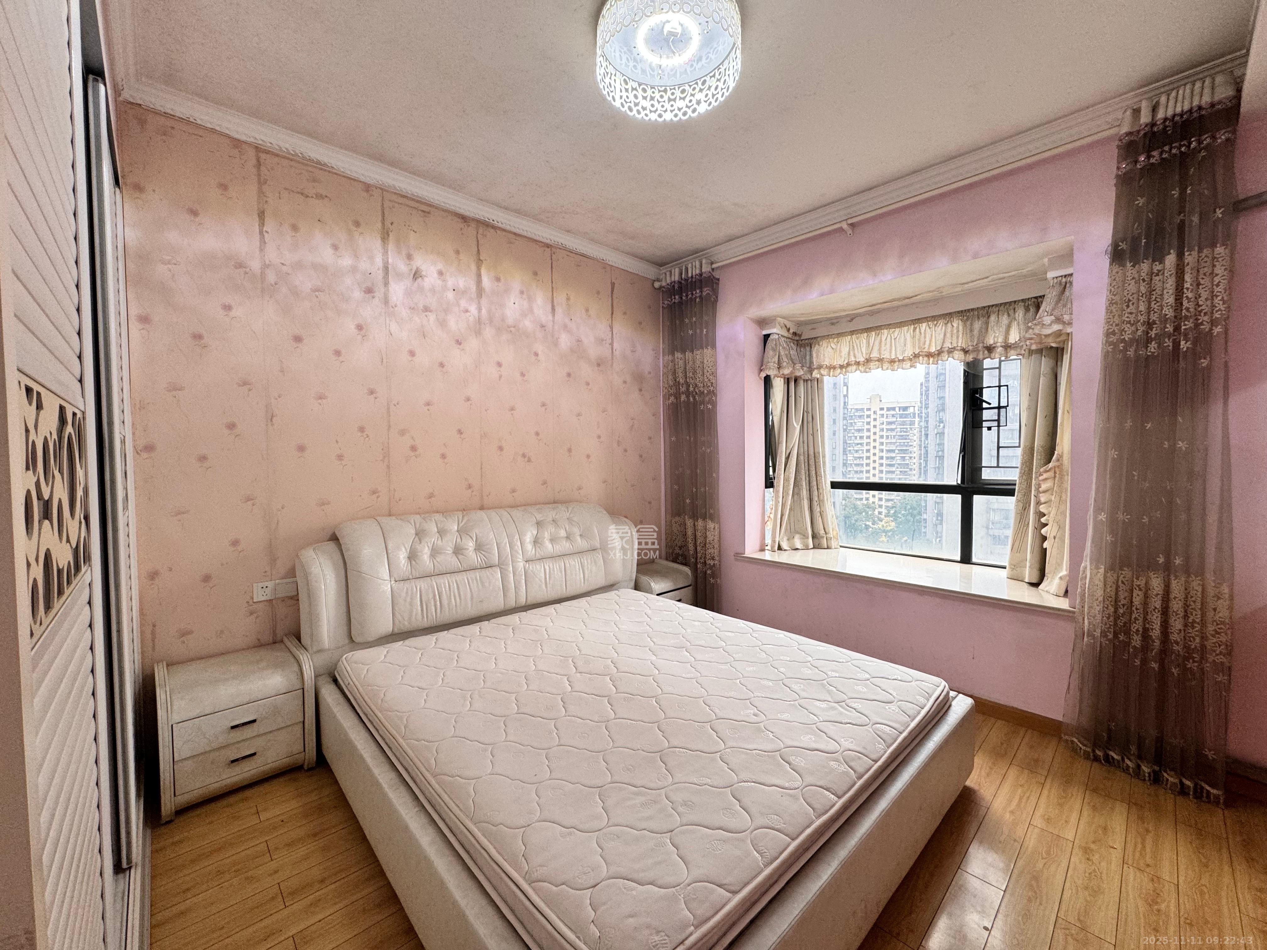 莱茵城  2室2厅1卫    2000.0元/月室内图