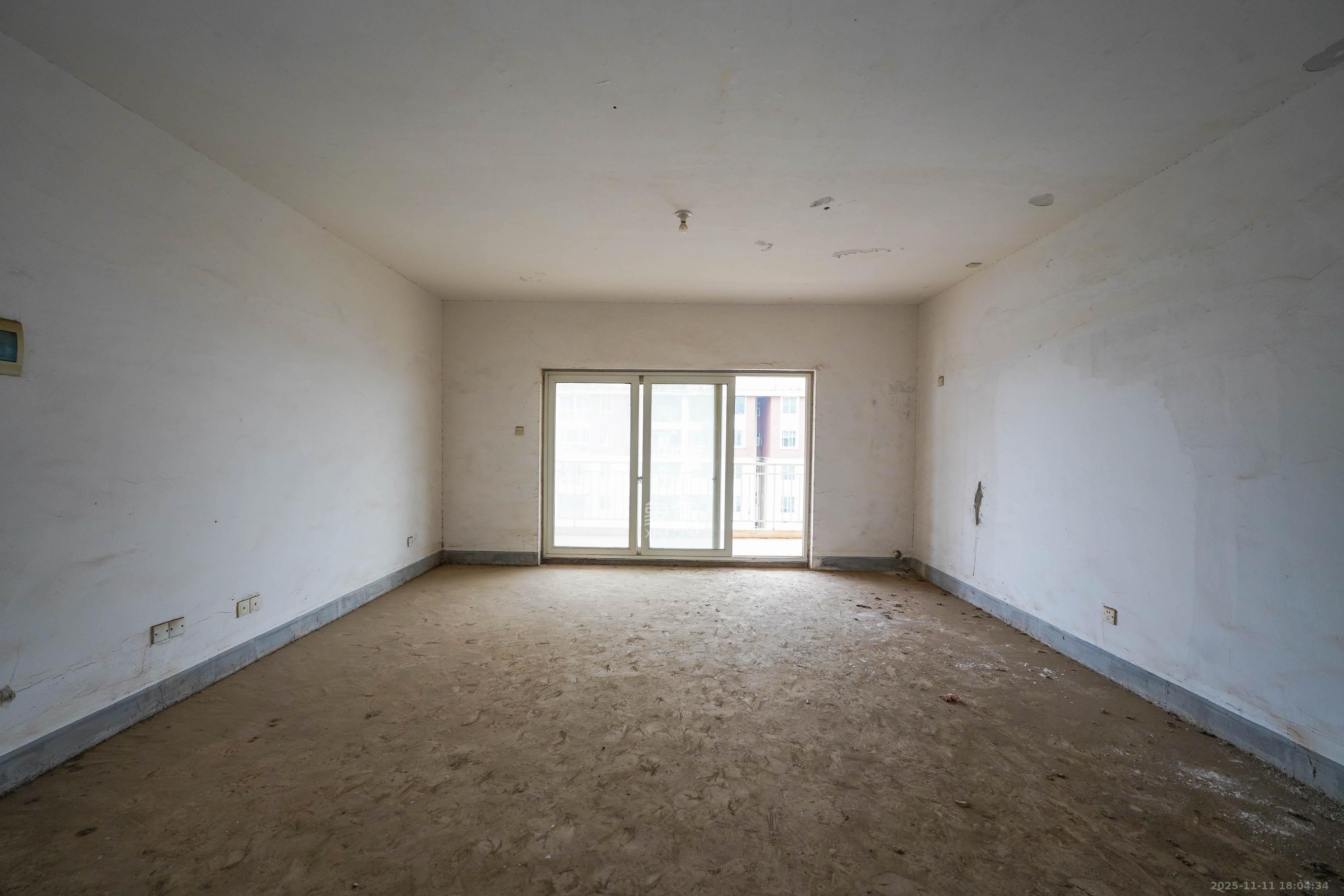 山水南雅  4室2厅2卫    70.0万