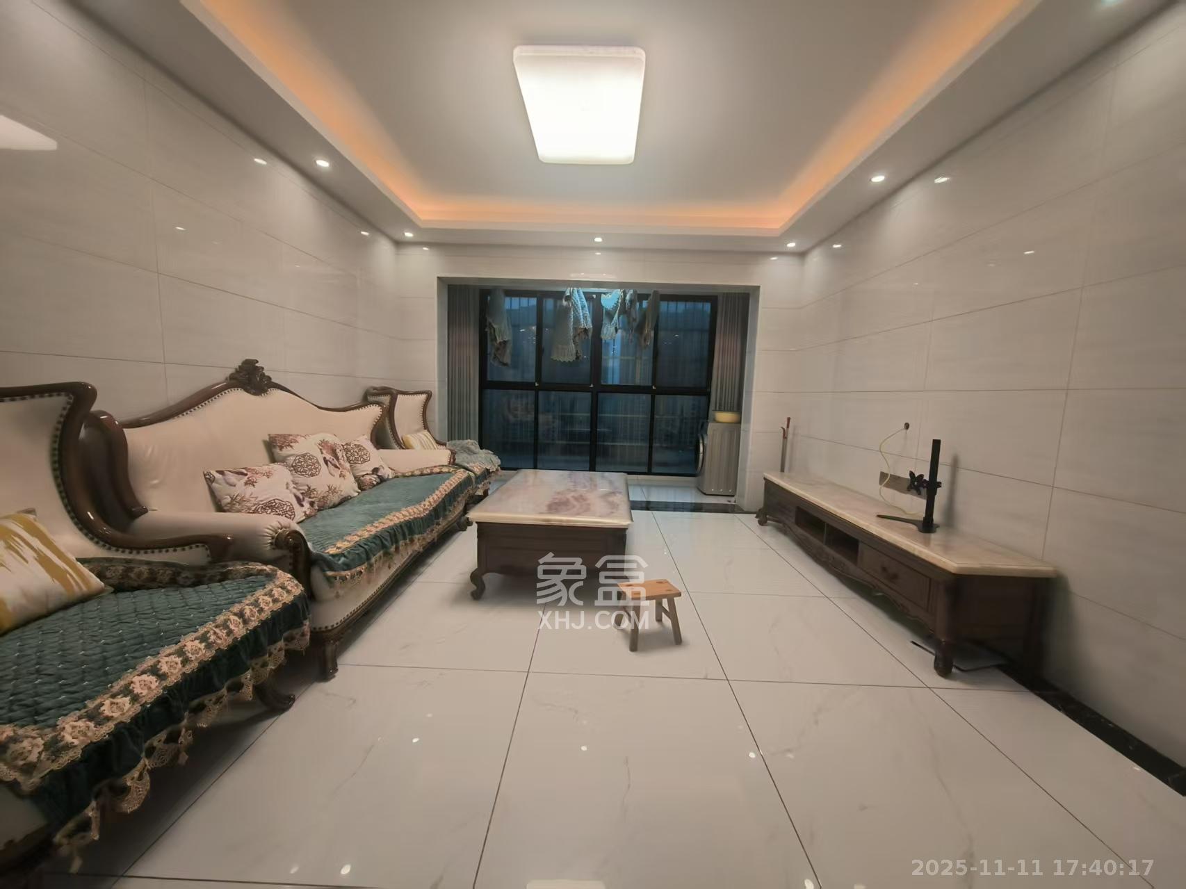 联丰苑  3室2厅2卫    2000.0元/月室内图