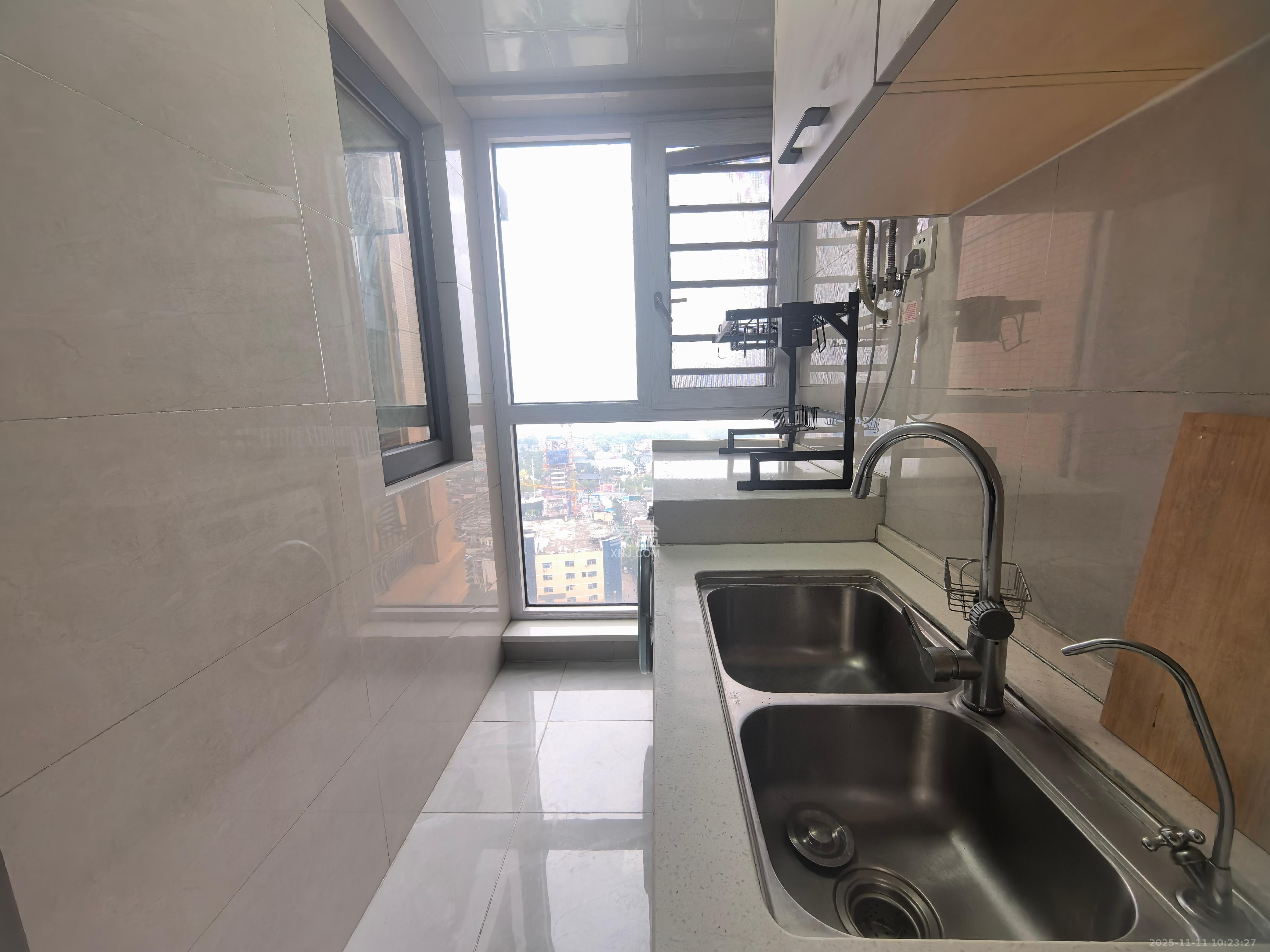 天健城  3室2厅1卫    3700.0元/月室内图