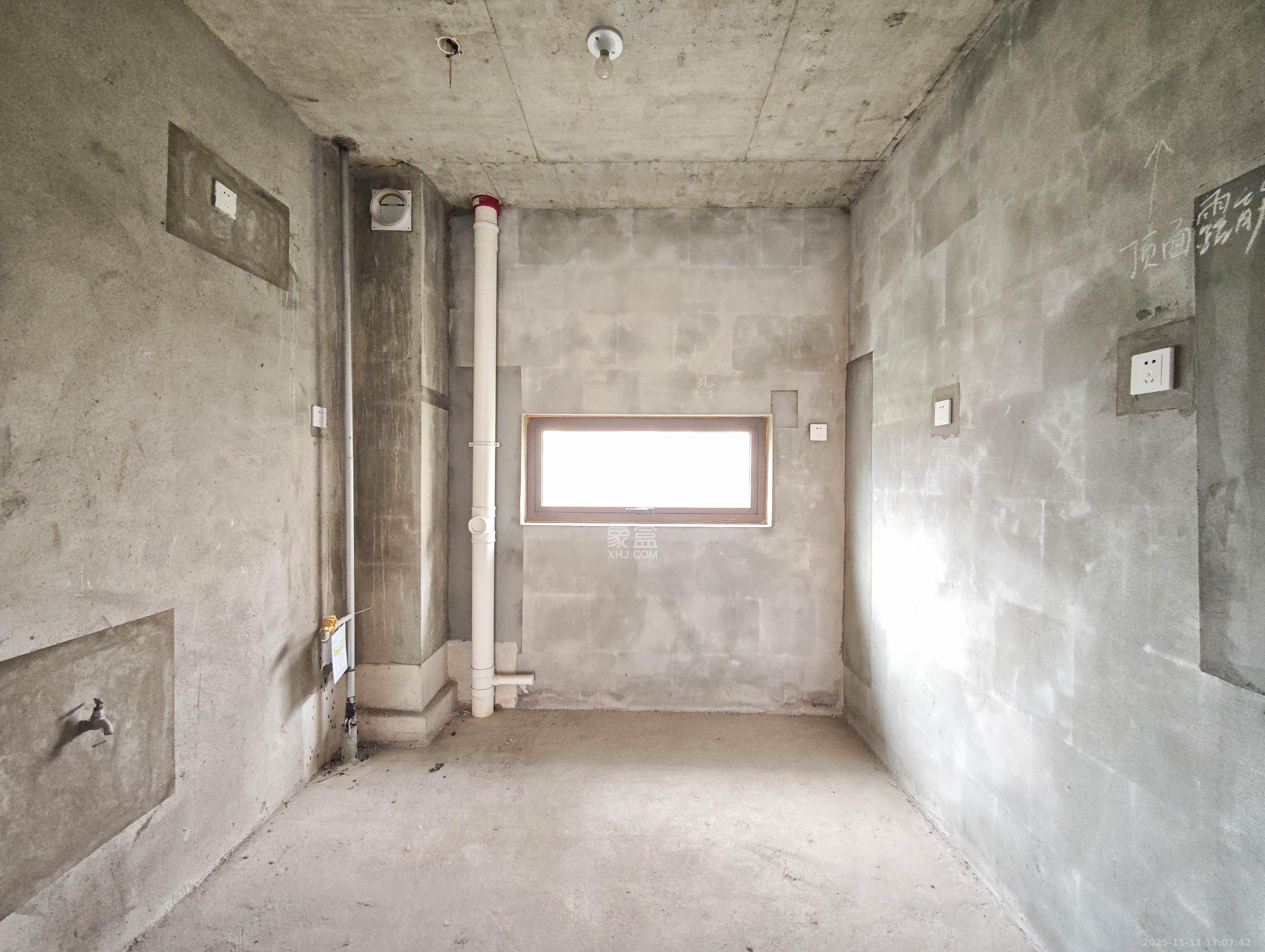 保利城(中航城国际社区、郡原美村) 1室0厅0卫 115.8万 保利城(中航城国际社区、郡原美村) 1室0厅0卫 115.8万其他