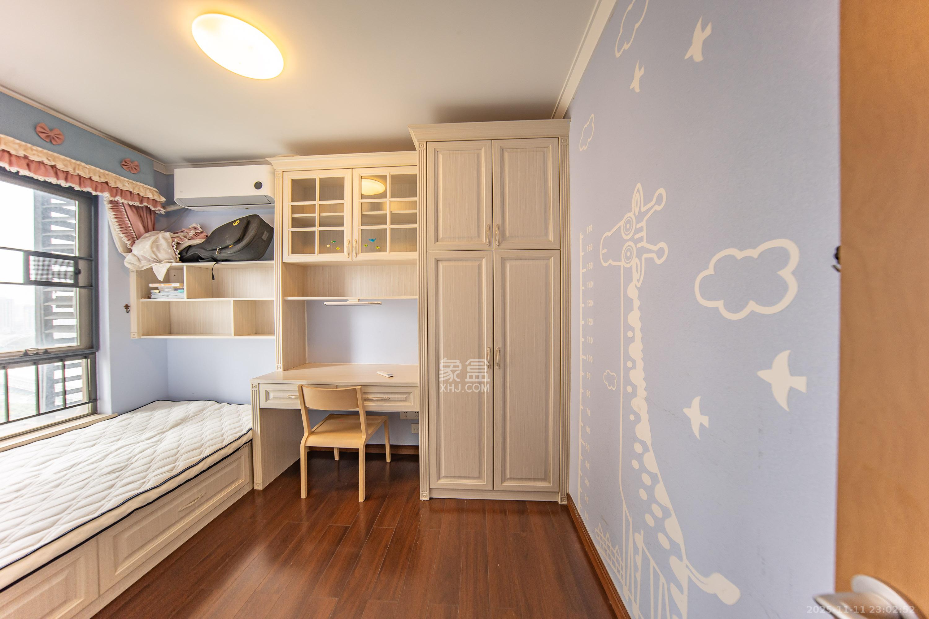 万科白鹭郡  3室2厅1卫    122.8万卧室