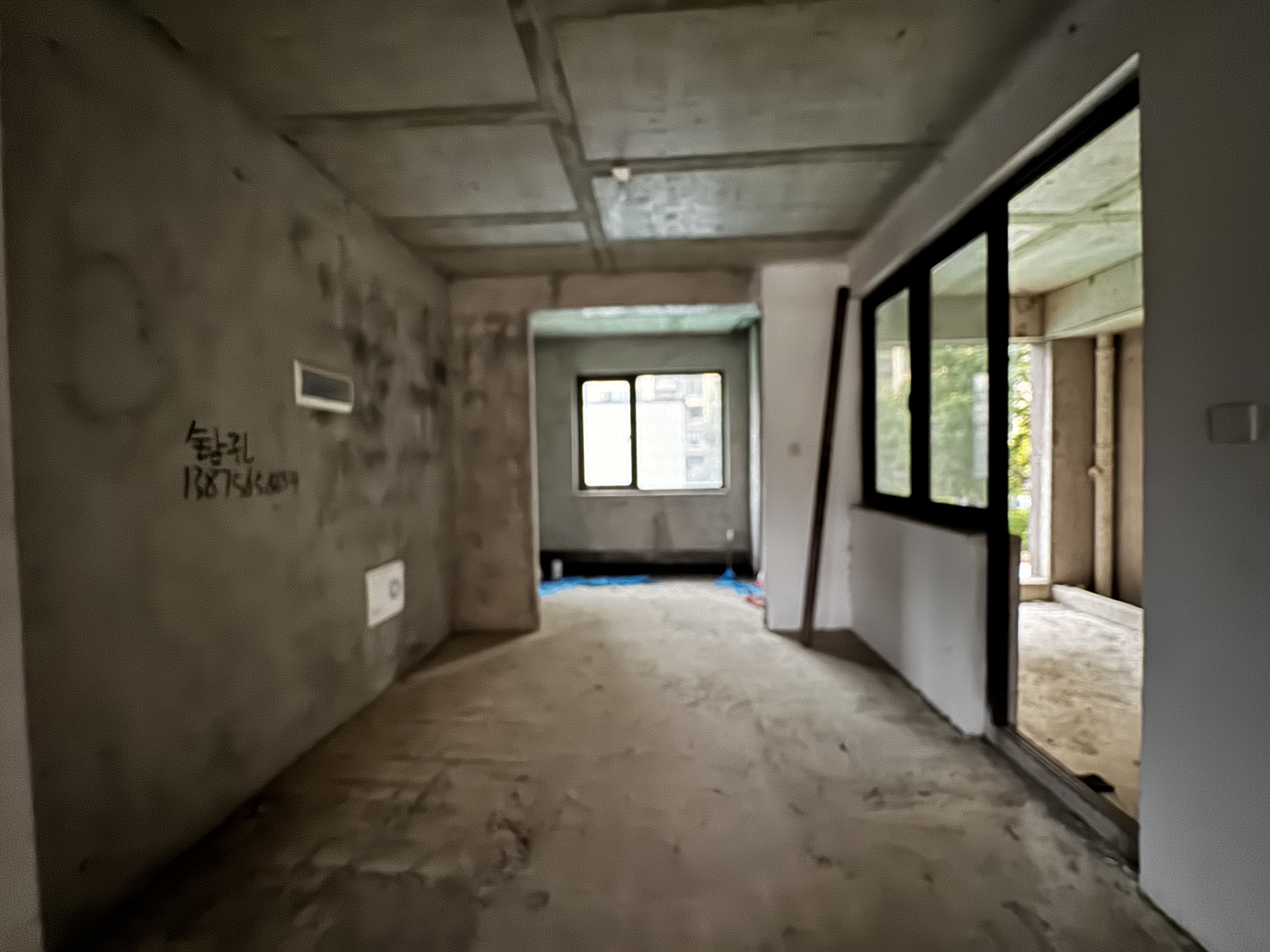 融冠蜜城 4室2厅2卫 128.0万 融冠蜜城 4室2厅2卫 128.0万客厅