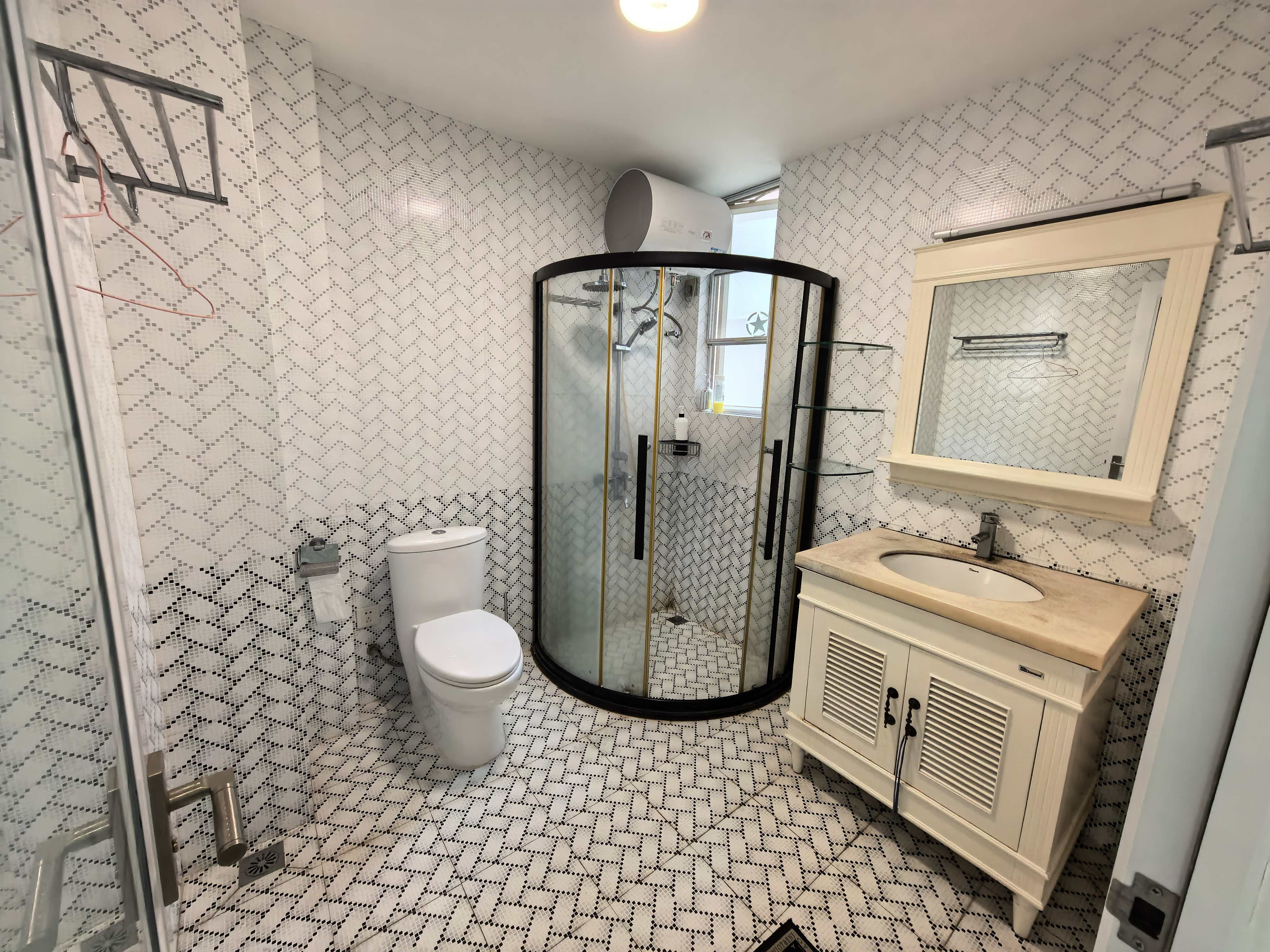 天上人间 4室2厅2卫 3000.0元/月 天上人间 4室2厅2卫 3000.0元/月室内图