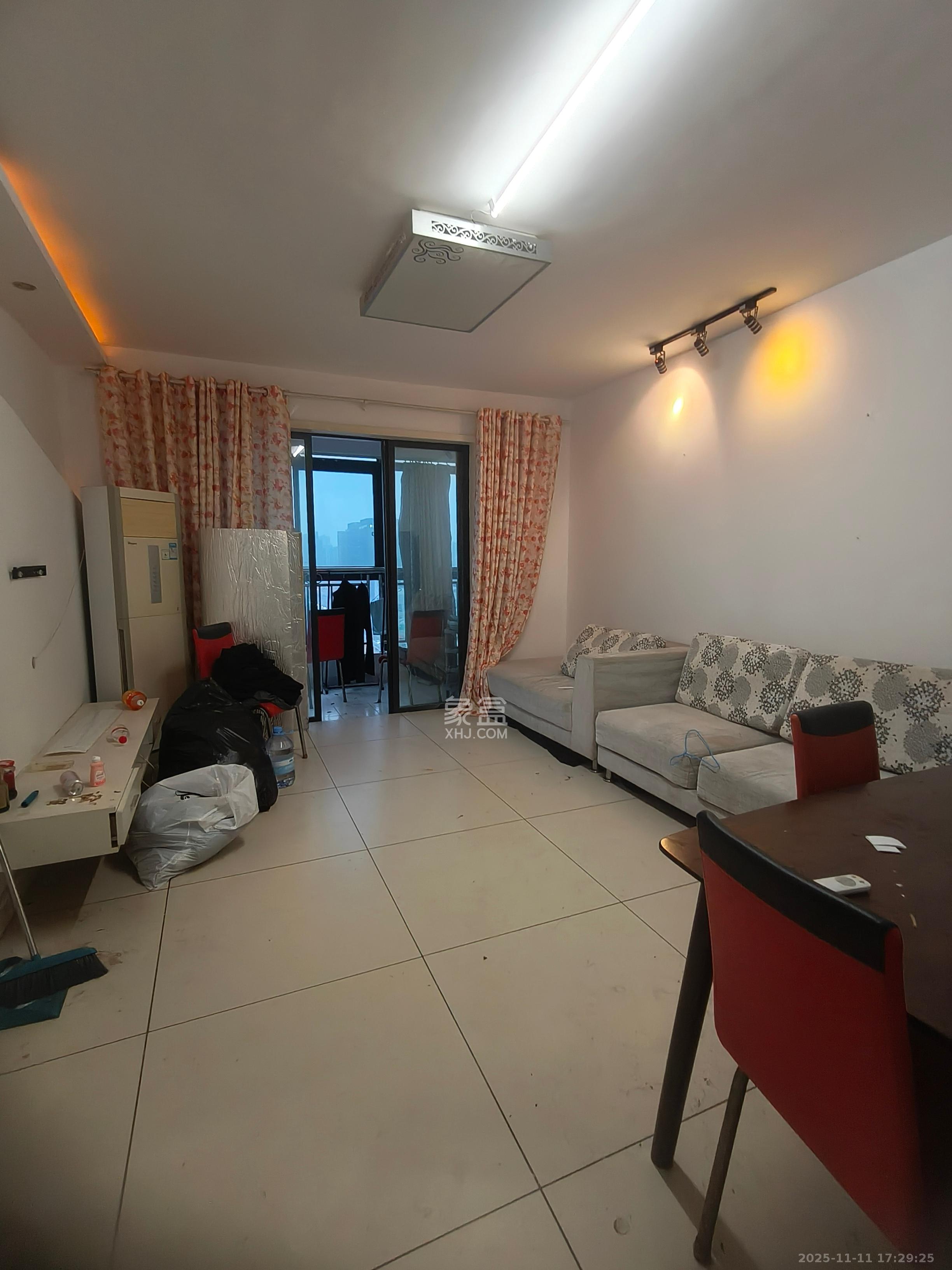 锦湘国际星城三期（锦绣苑）  3室2厅1卫    2200.0元/月