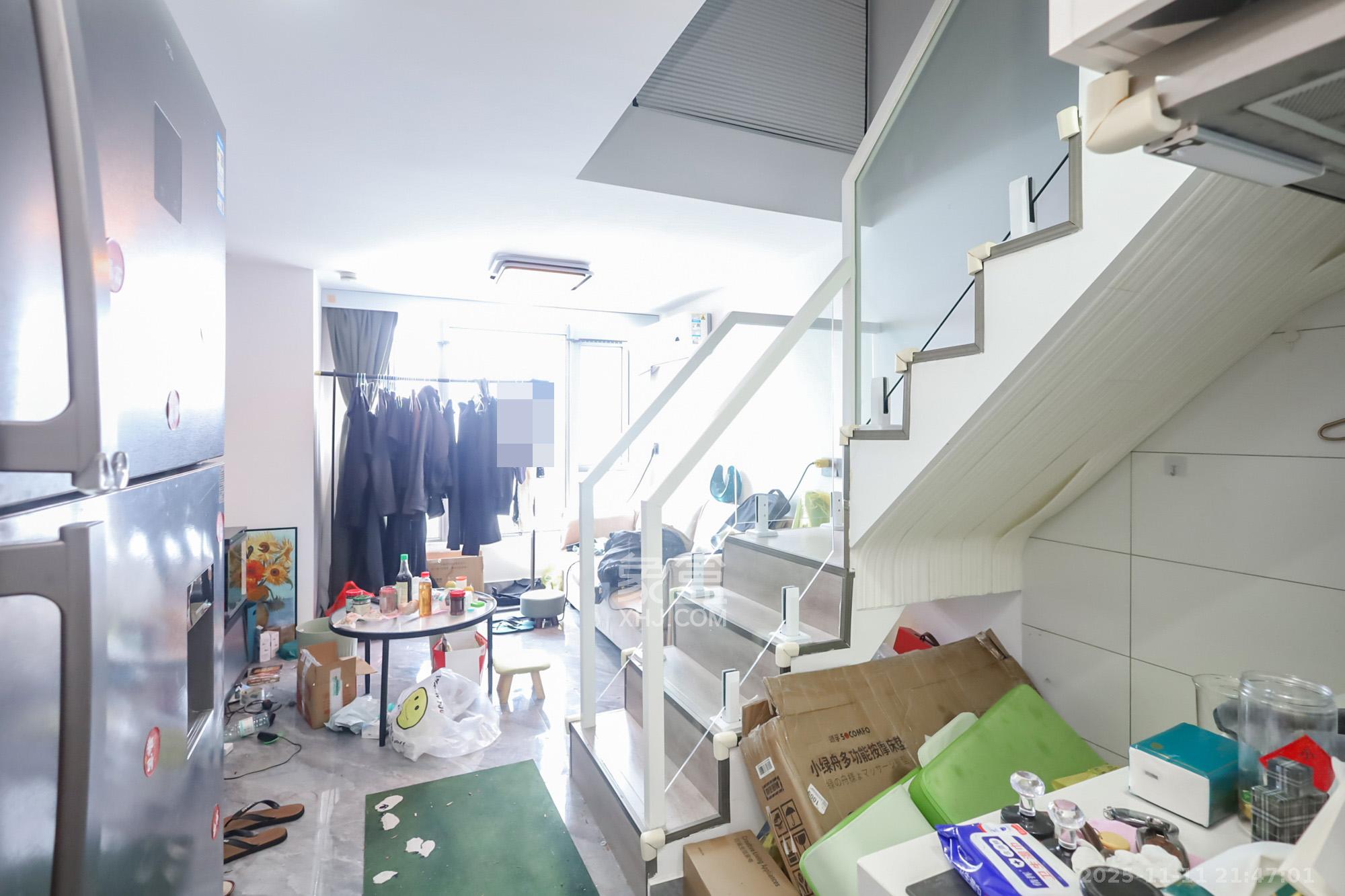 保利天禧EF区 2室1厅1卫 46.8万 保利天禧EF区 2室1厅1卫 46.8万客厅