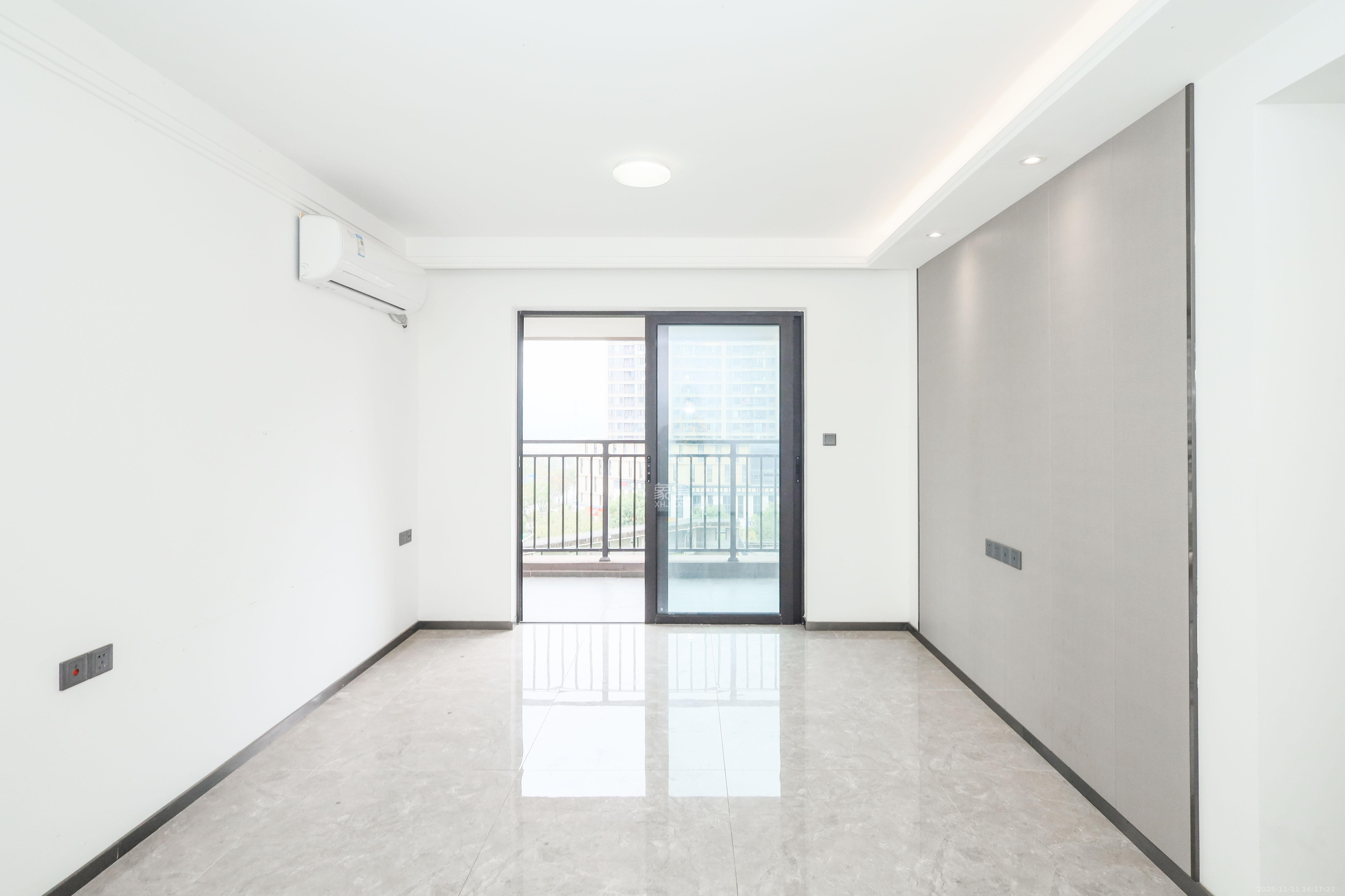 招商华发依云曦城  3室2厅2卫    95.0万