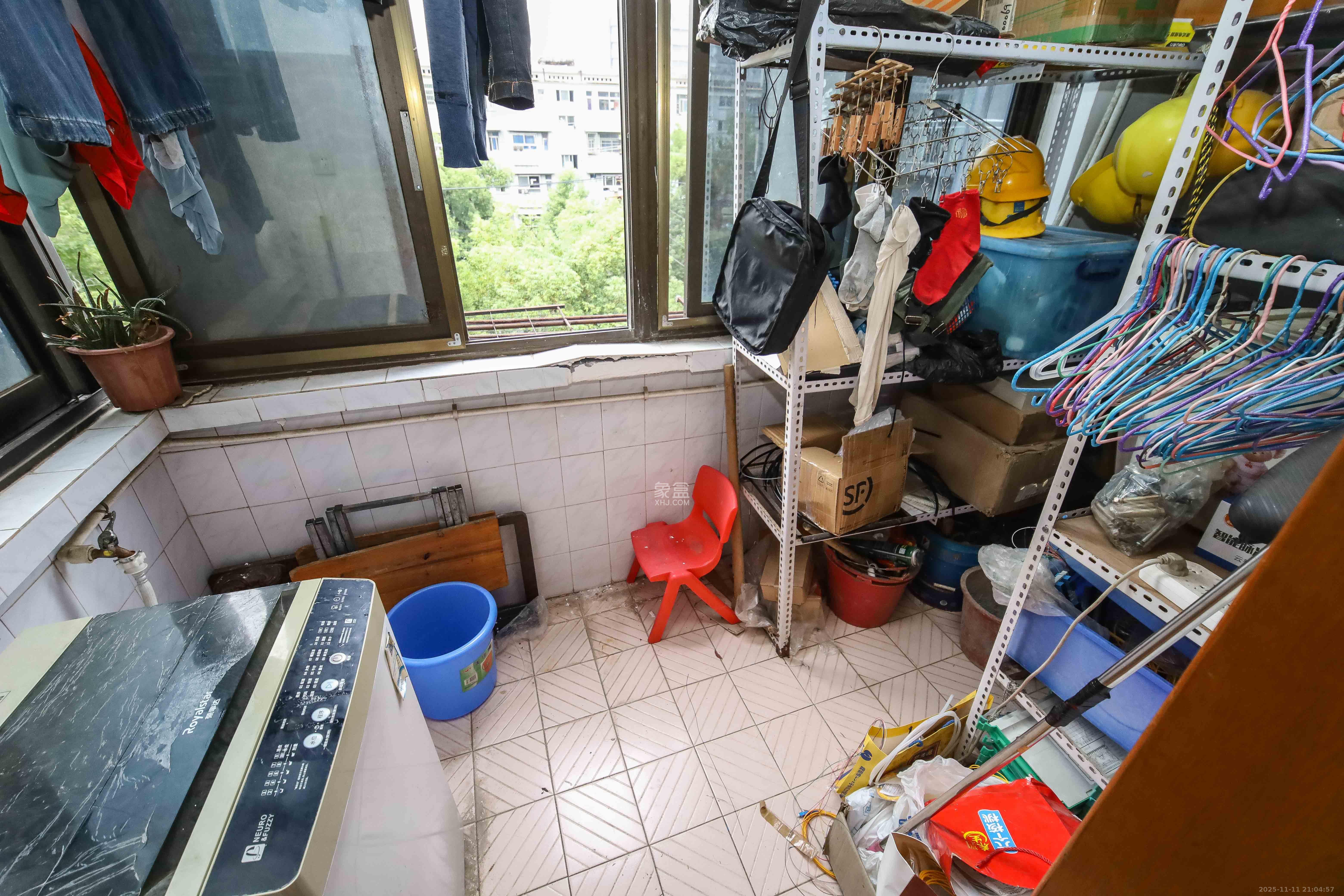 火星建设局宿舍  3室2厅1卫    38.0万阳台