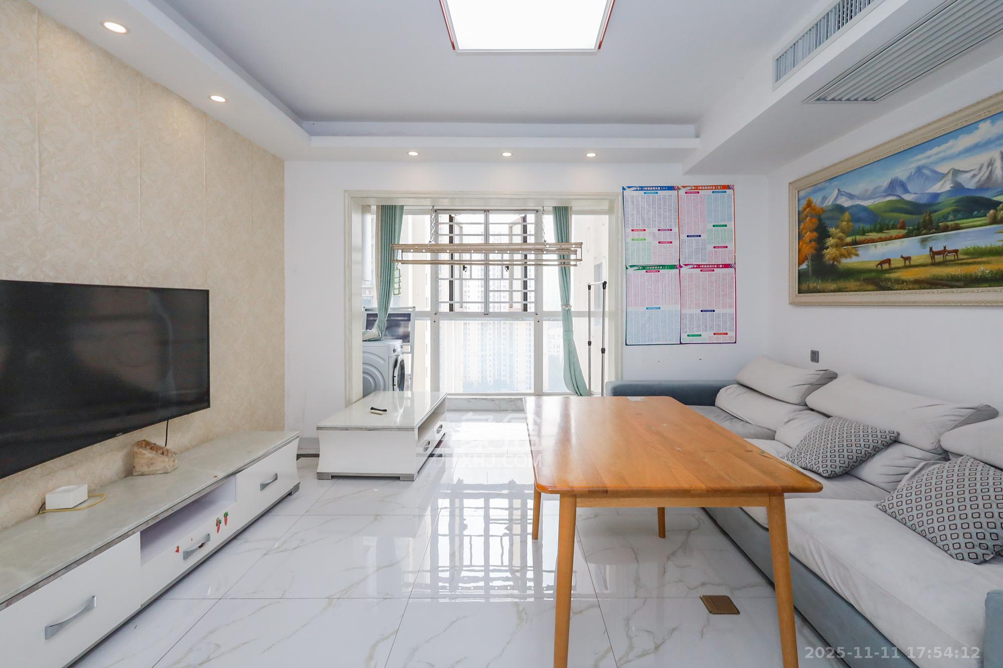 钰龙天下一期 3室2厅2卫 256.0万 钰龙天下一期 3室2厅2卫 256.0万客厅