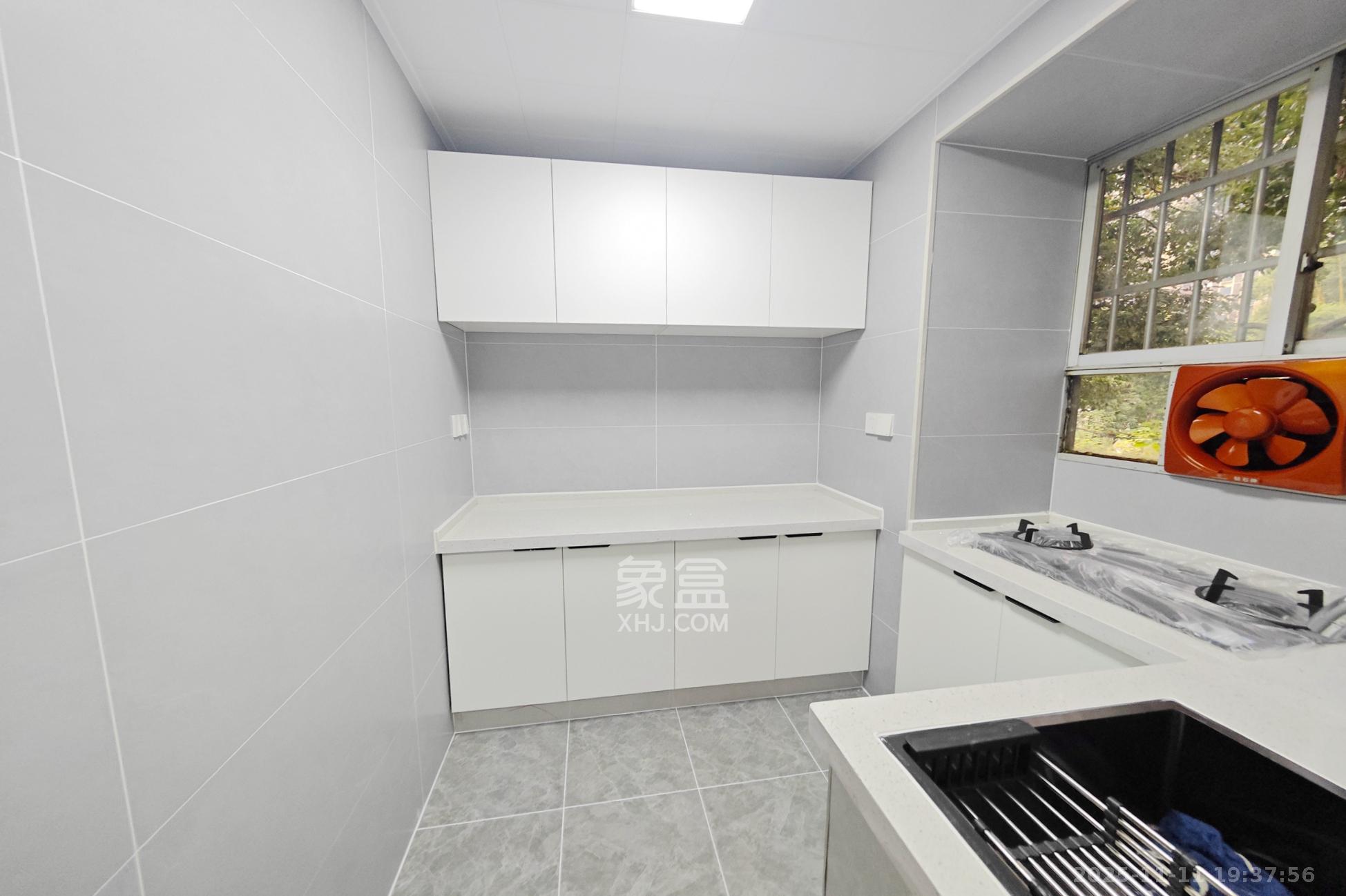 长重机械厂宿舍 2室2厅1卫 46.8万 长重机械厂宿舍 2室2厅1卫 46.8万厨房