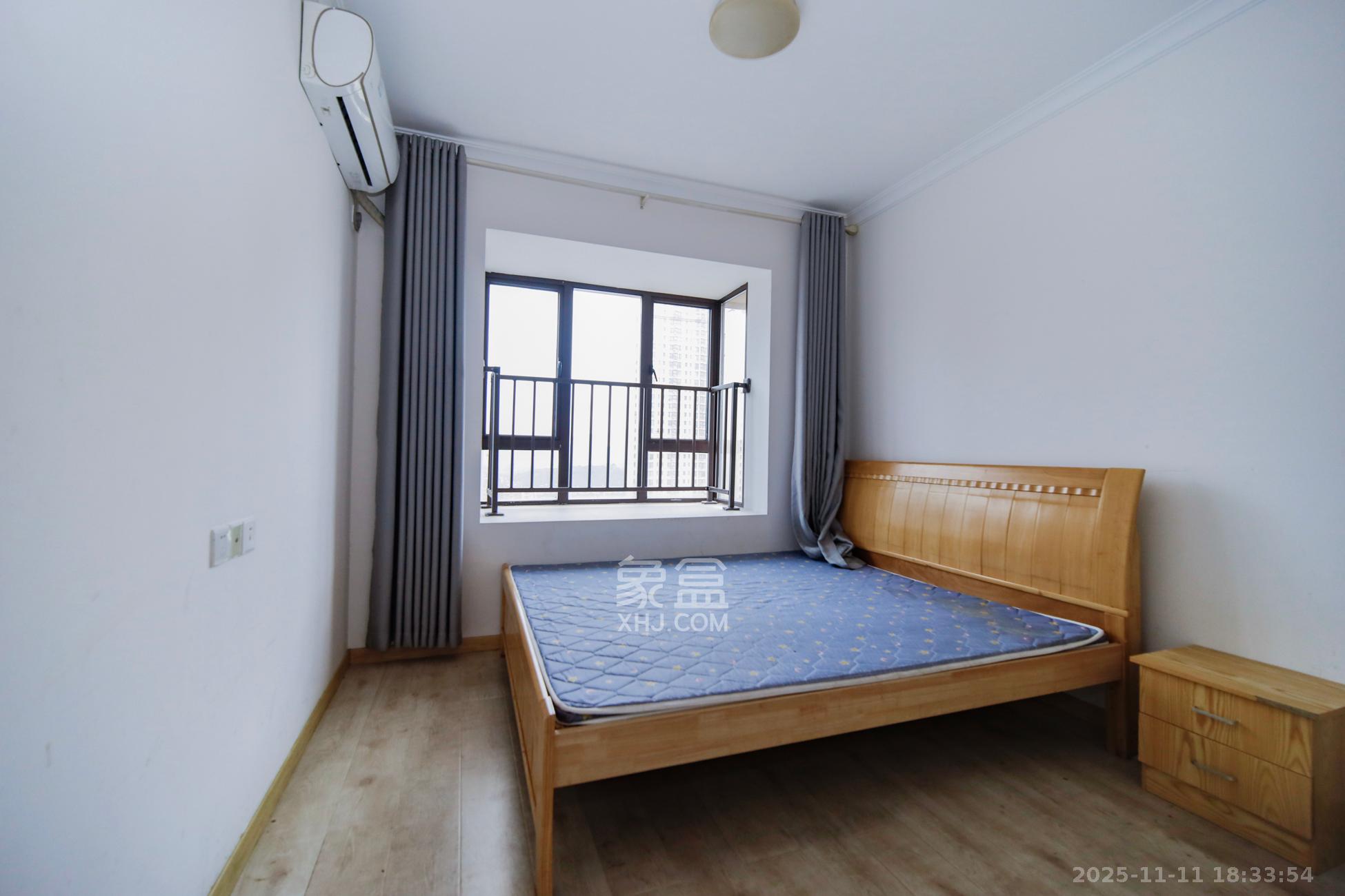 五江天街南区  3室2厅1卫    82.0万卧室