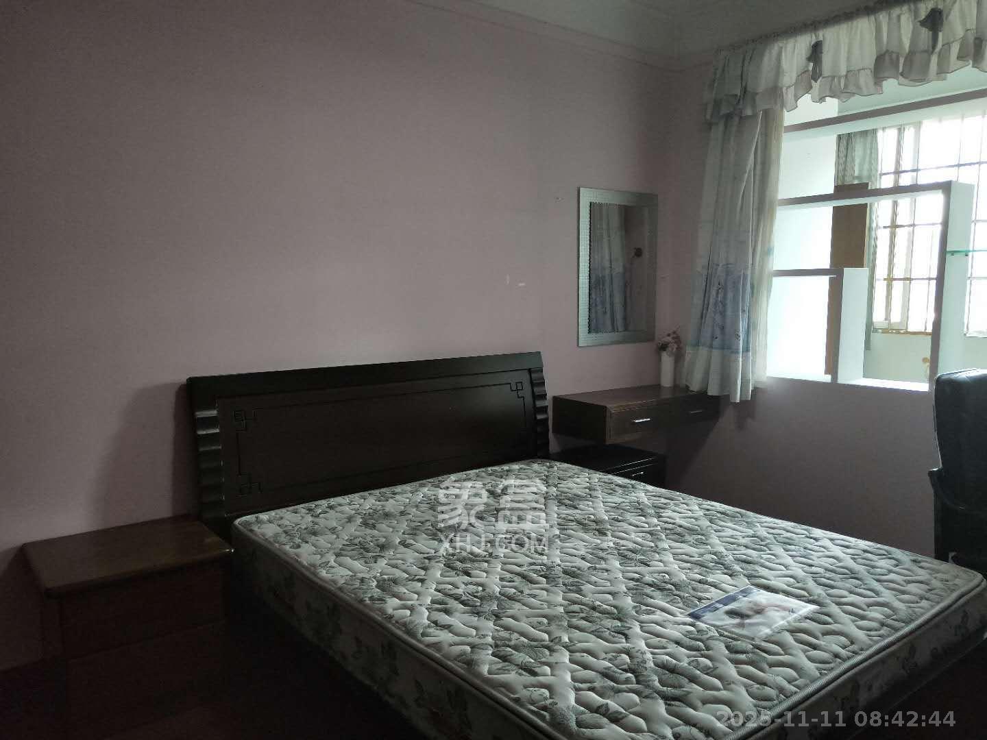 五一华府  3室2厅1卫    4000.0元/月室内图