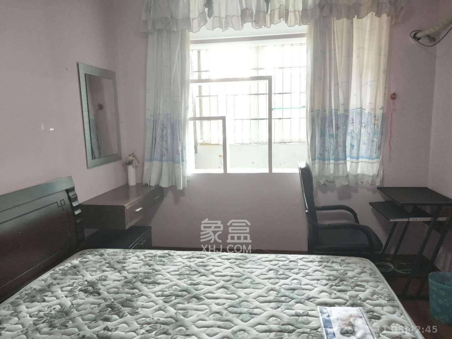 五一华府  3室2厅1卫    4000.0元/月室内图