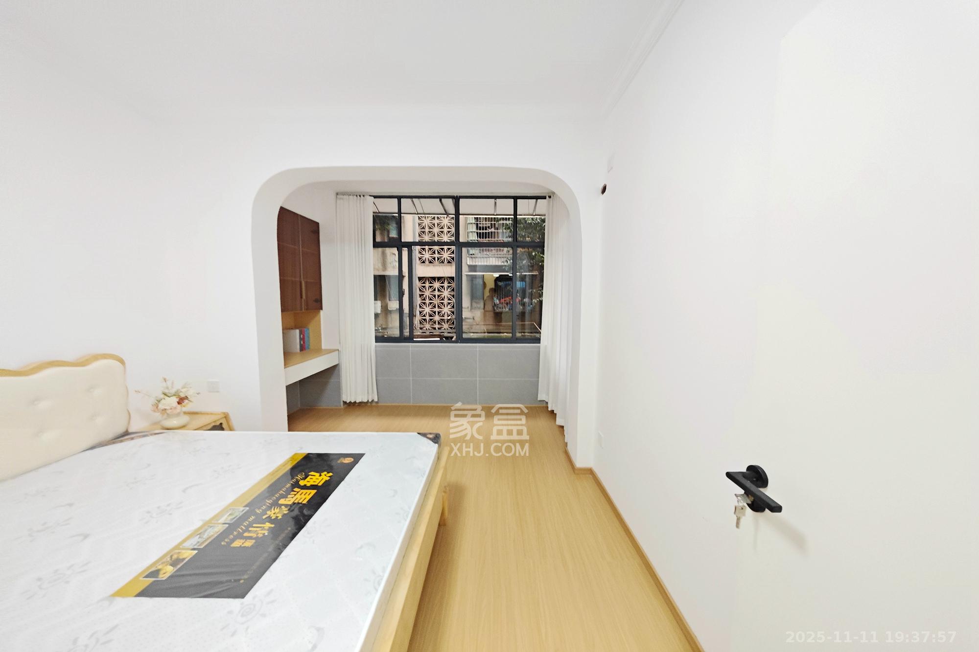 长重机械厂宿舍  2室2厅1卫    46.8万卧室