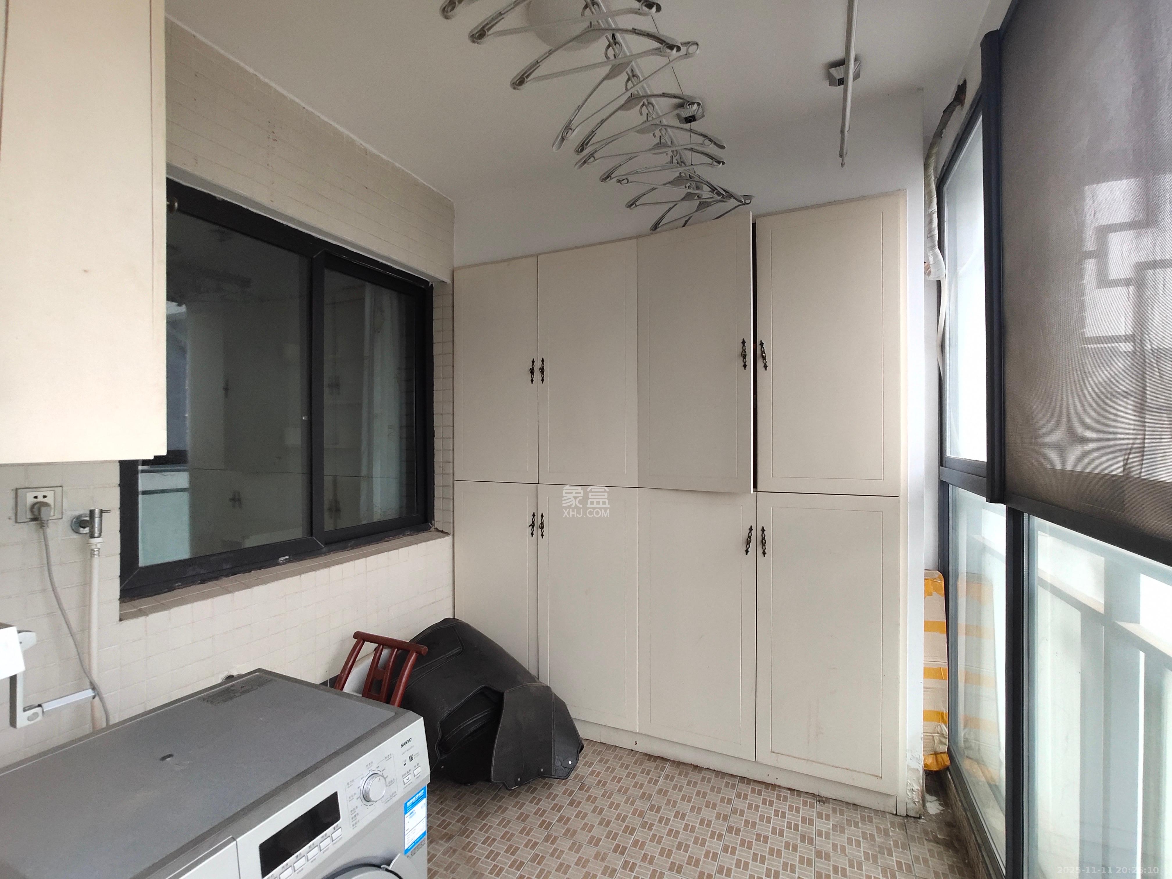 嘉宇盛世华章 3室2厅2卫 2800.0元/月 嘉宇盛世华章 3室2厅2卫 2800.0元/月室内图