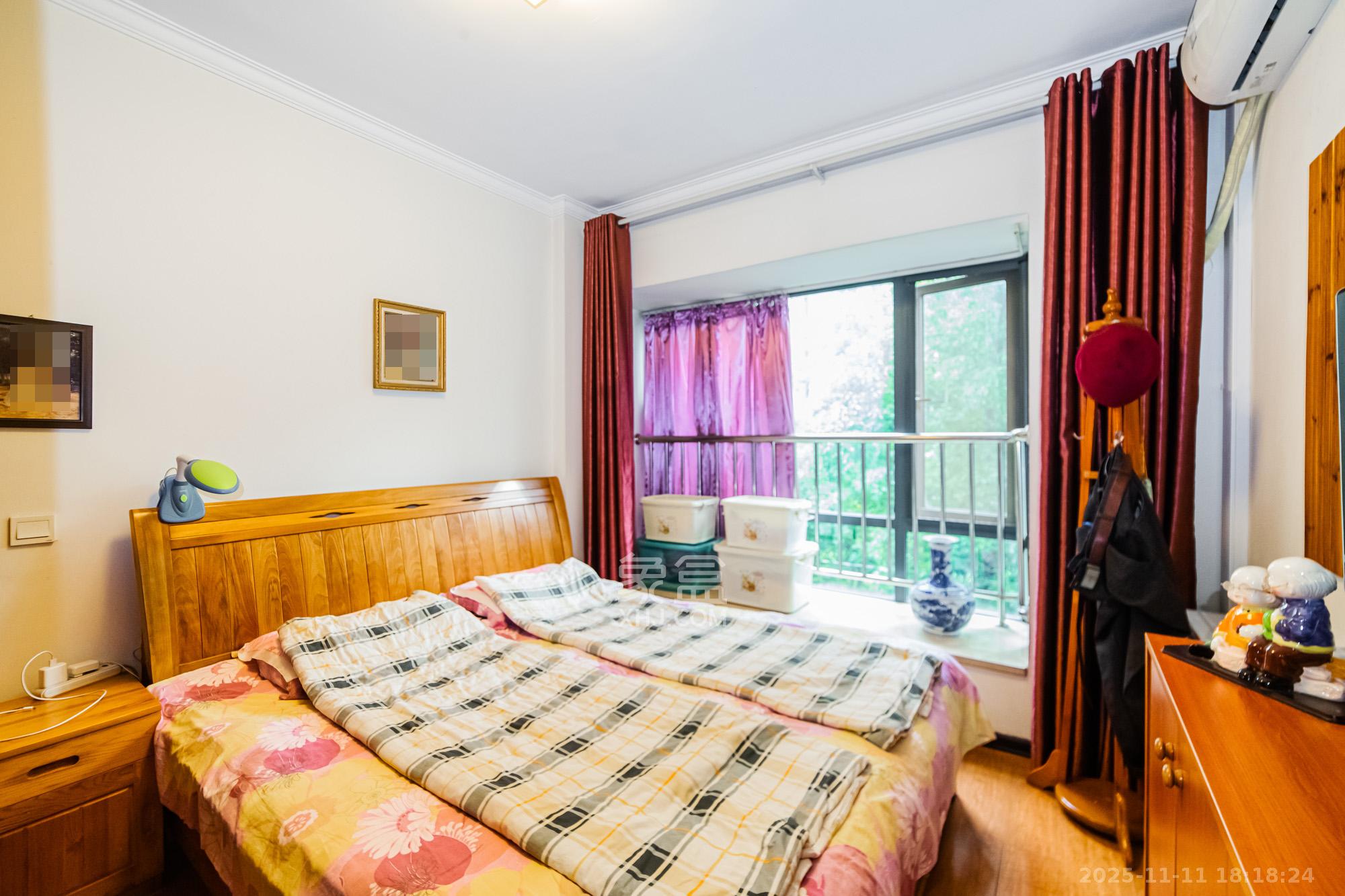 珠江花城二期扶水岸  1室2厅1卫    70.0万卧室