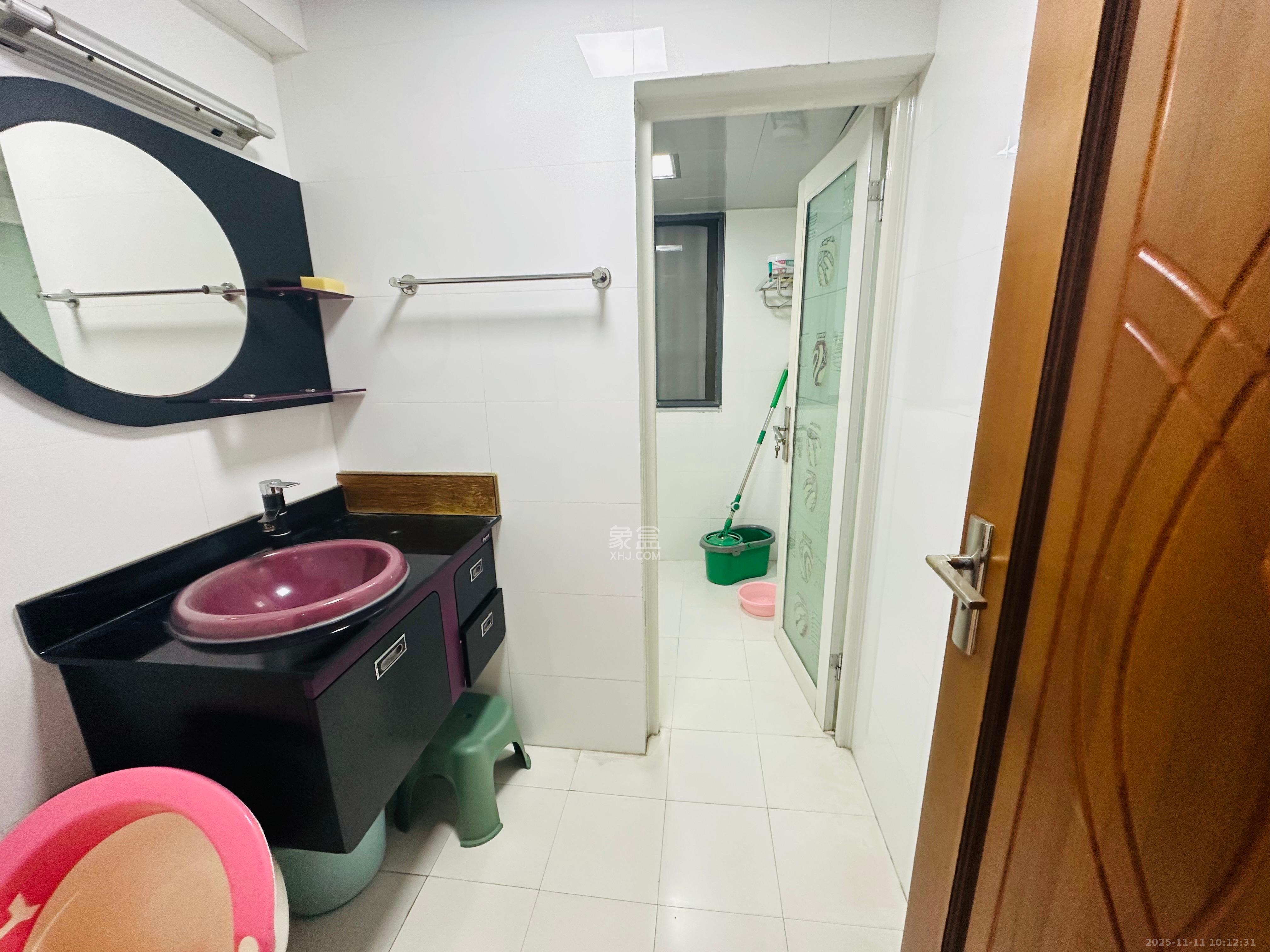 西子花苑  3室2厅2卫    2800.0元/月室内图