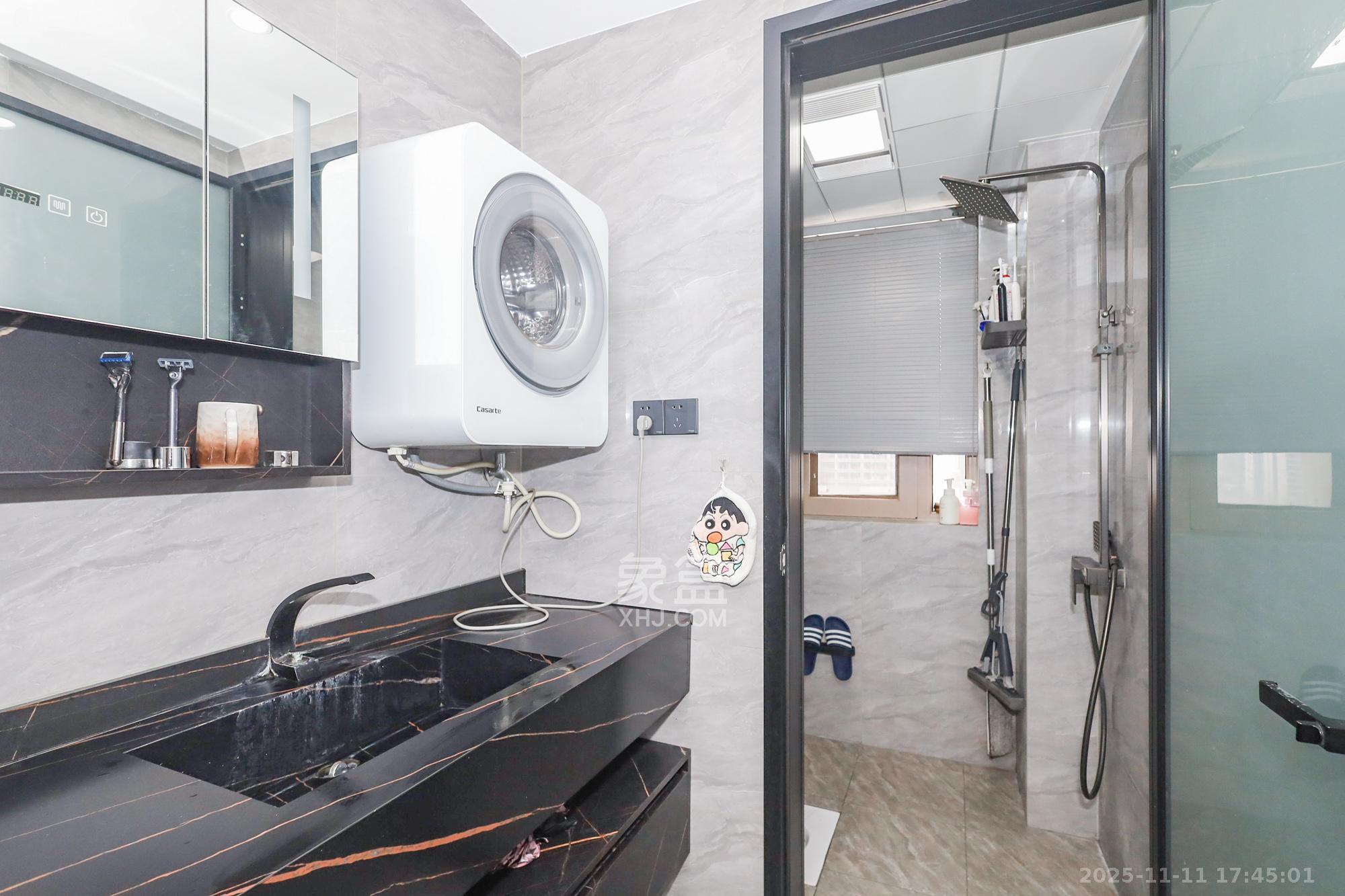 阳光丽城二期 4室2厅2卫 188.0万 阳光丽城二期 4室2厅2卫 188.0万卫生间