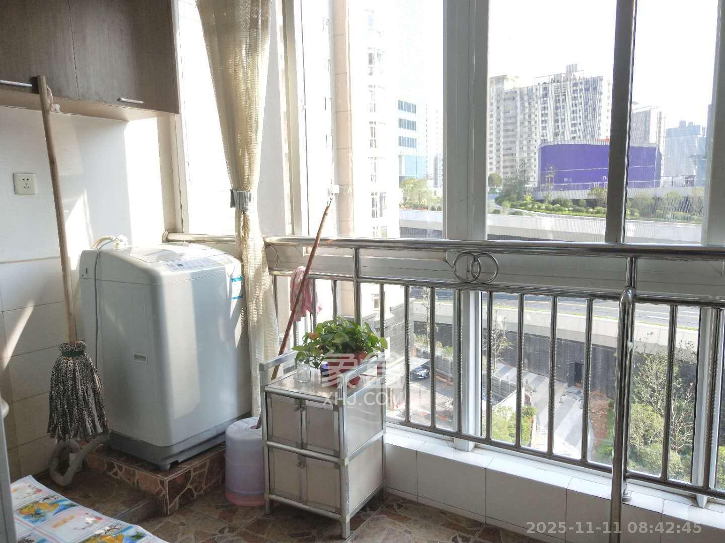 五一华府 3室2厅1卫 4000.0元/月 五一华府 3室2厅1卫 4000.0元/月室内图