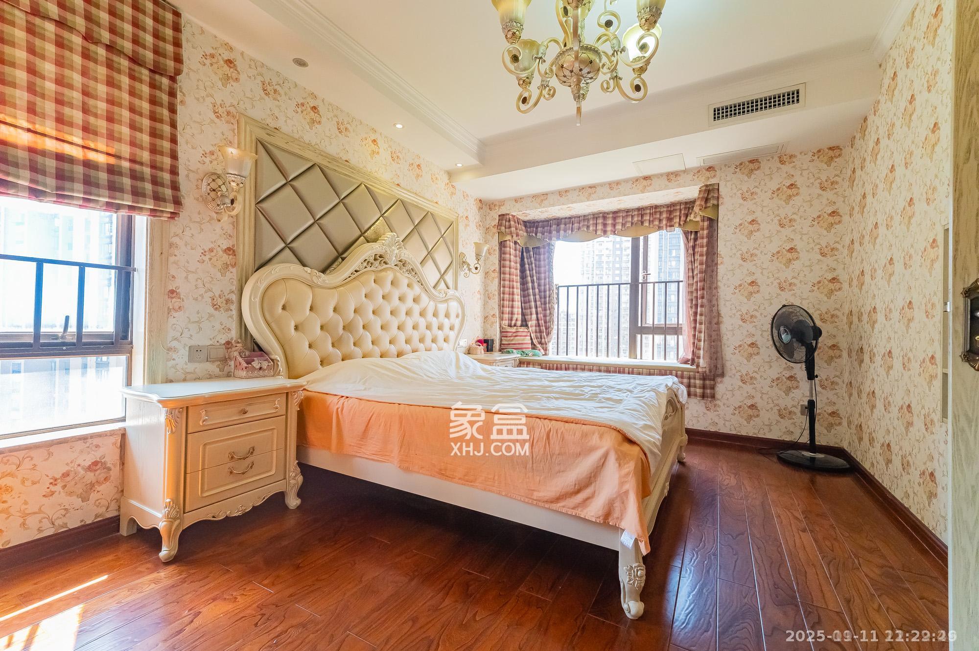 华润凤凰城三期  4室2厅2卫    5000.0元/月室内图