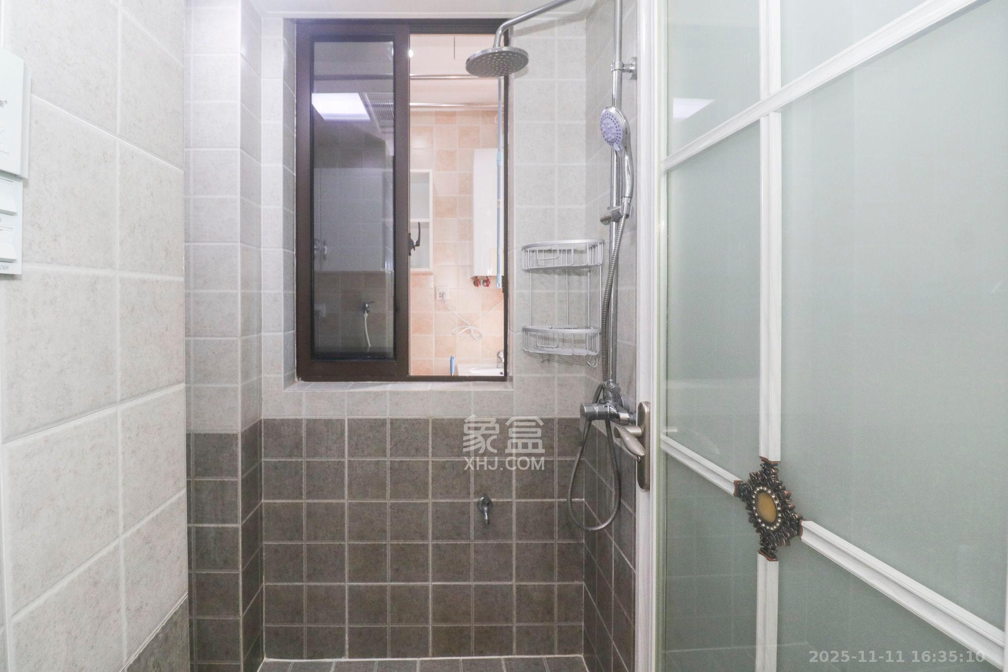 世茂外滩里（世茂铂翠湾三期）  3室2厅1卫    5300.0元/月室内图