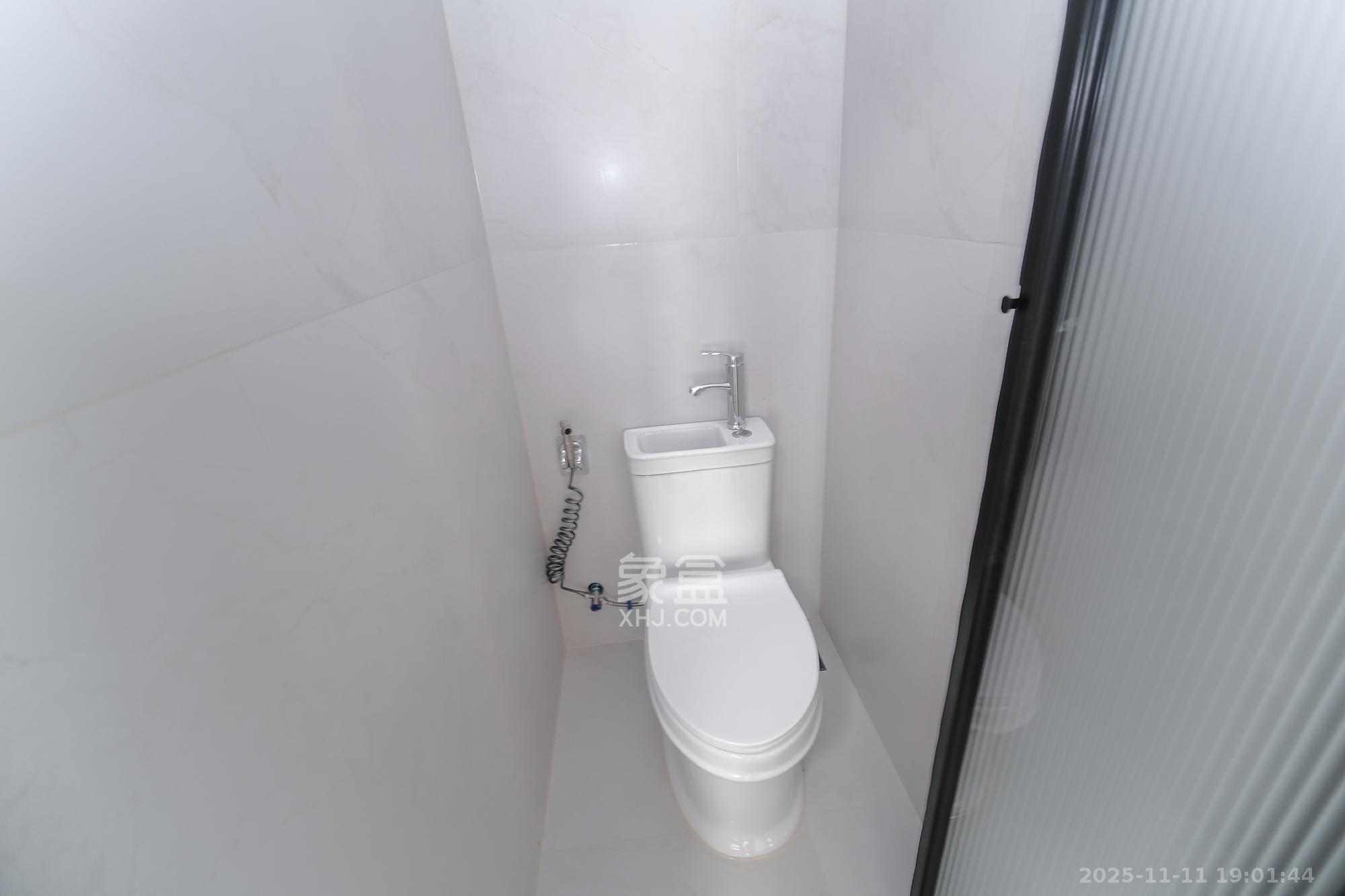 和悦城(蟠龙景苑) 3室2厅2卫 72.8万 和悦城(蟠龙景苑) 3室2厅2卫 72.8万卫生间