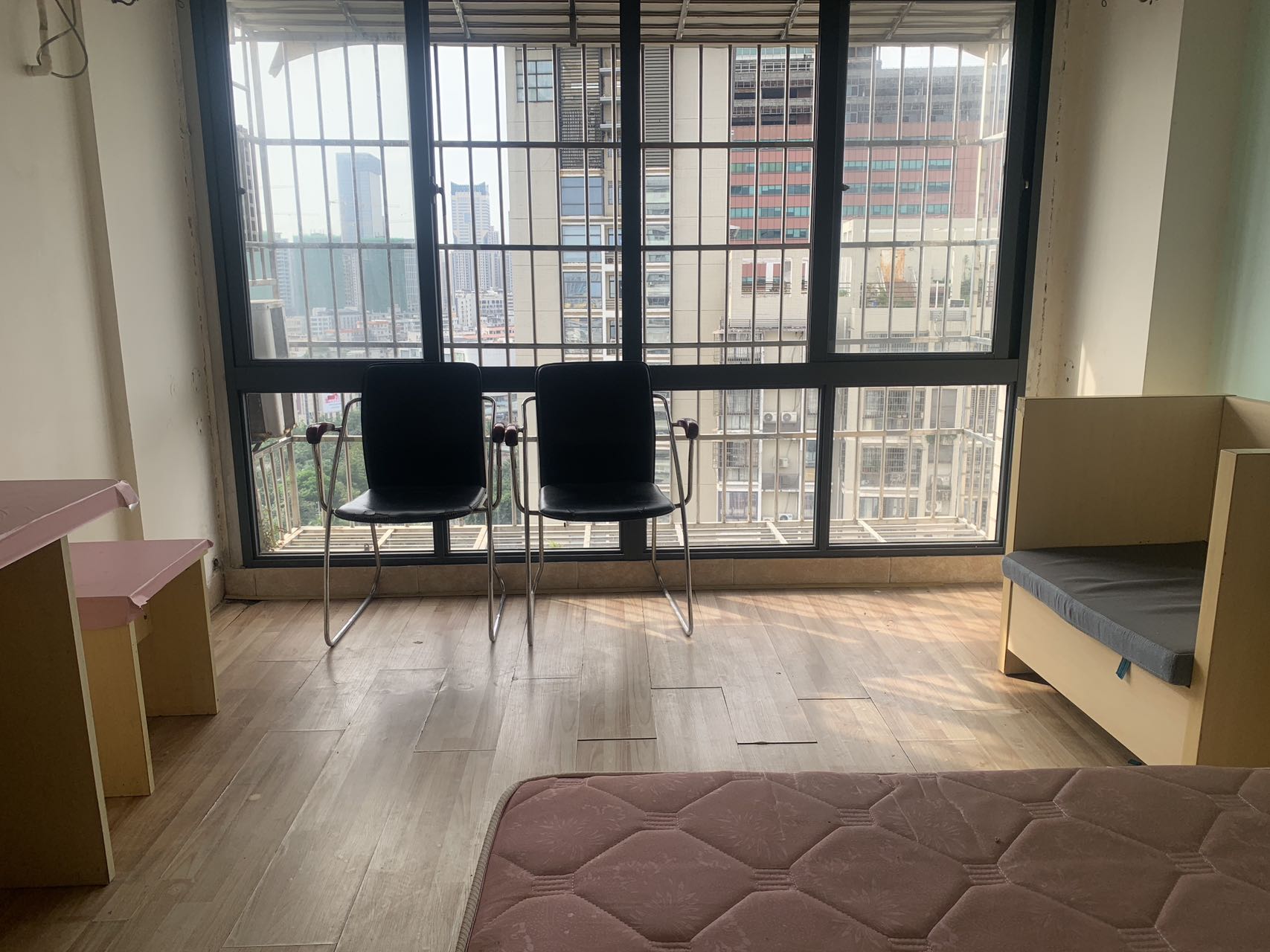 香港城 1室1厅1卫 35.0万 香港城 1室1厅1卫 35.0万客厅