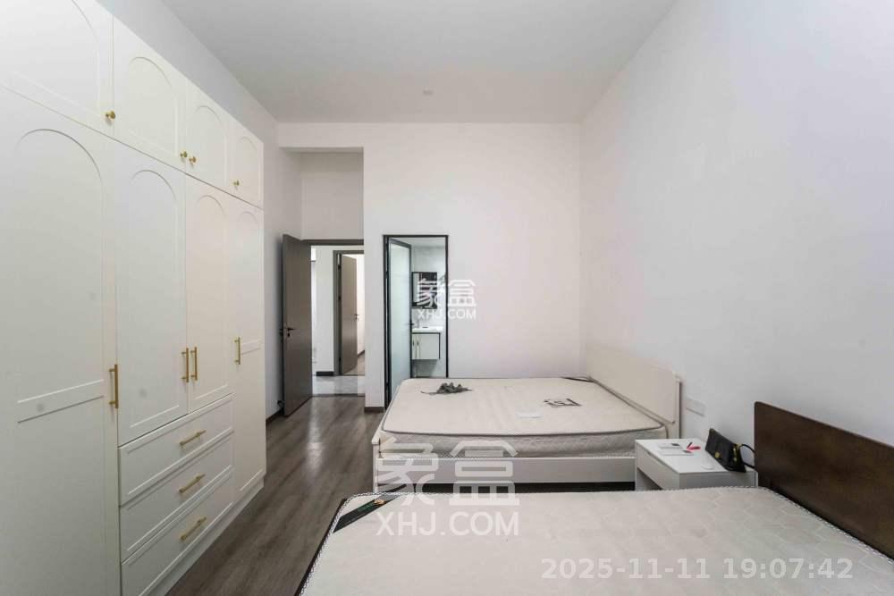 德奥悦东方  4室2厅2卫    4000.0元/月室内图