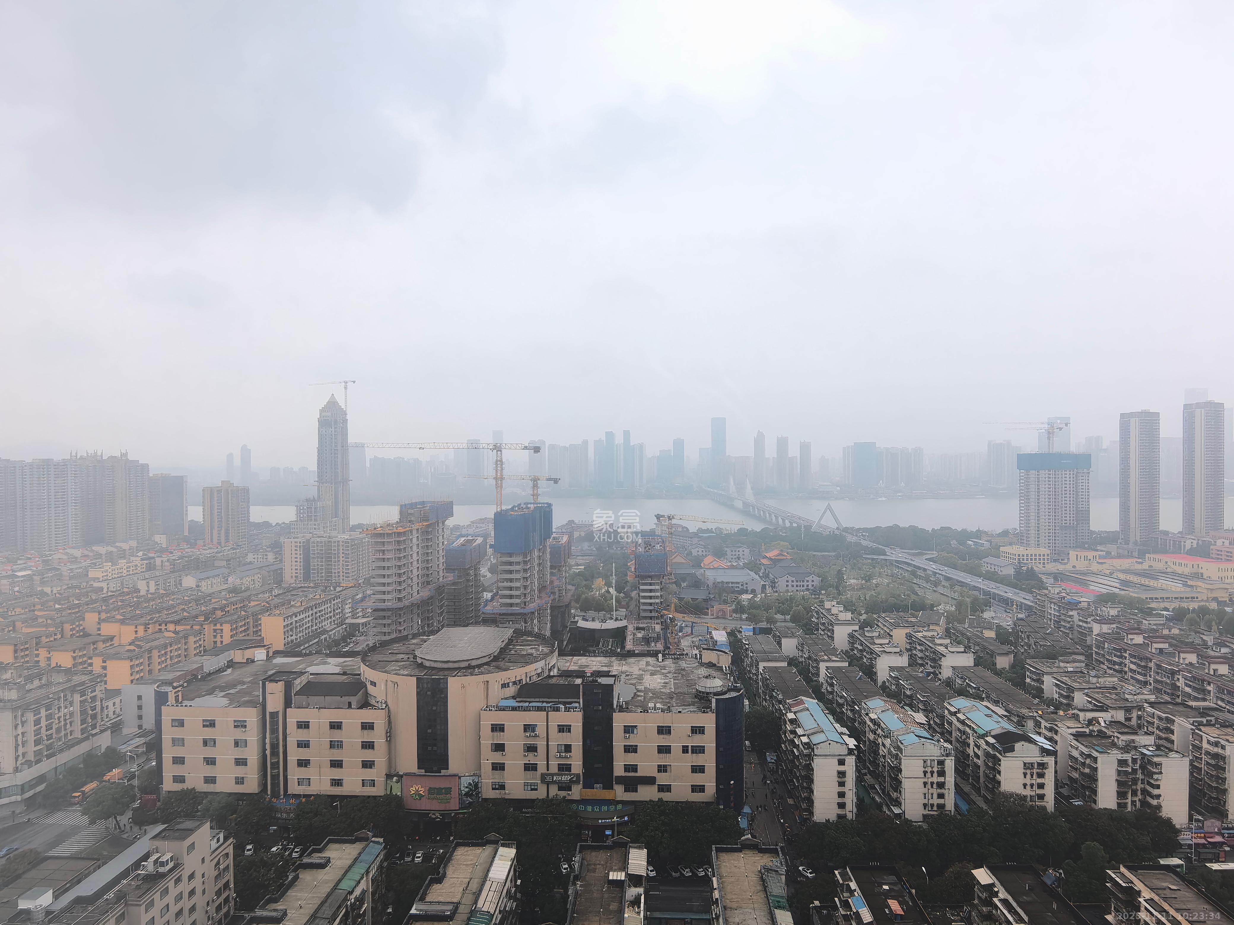 天健城  3室2厅1卫    3700.0元/月室内图