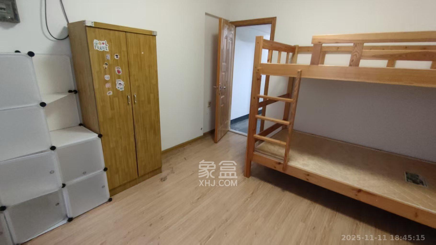 未来城科学家园 4室1厅2卫 2100.0元/月 未来城科学家园 4室1厅2卫 2100.0元/月室内图