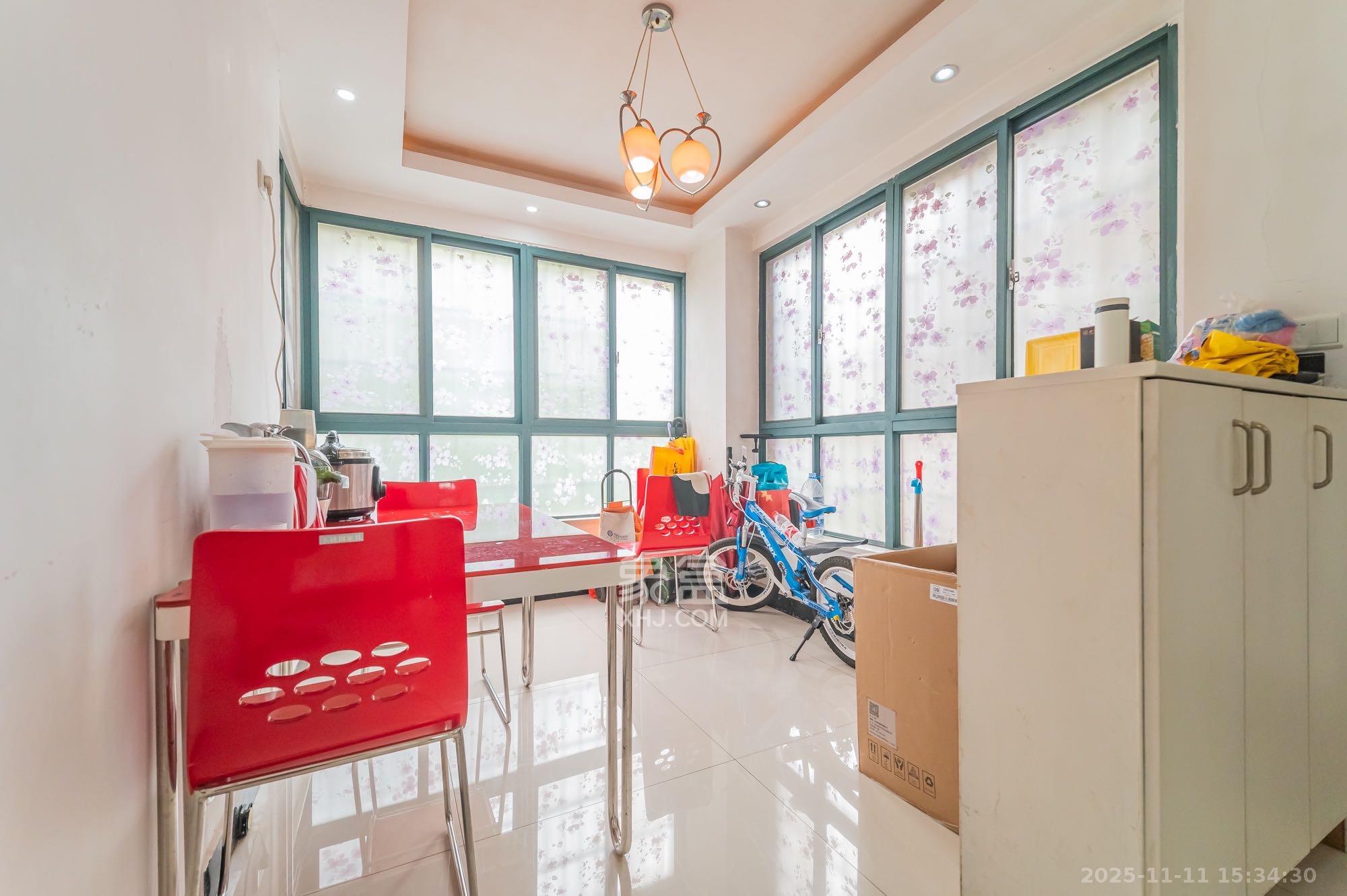 筑梦佳园  4室2厅2卫    2000.0元/月室内图