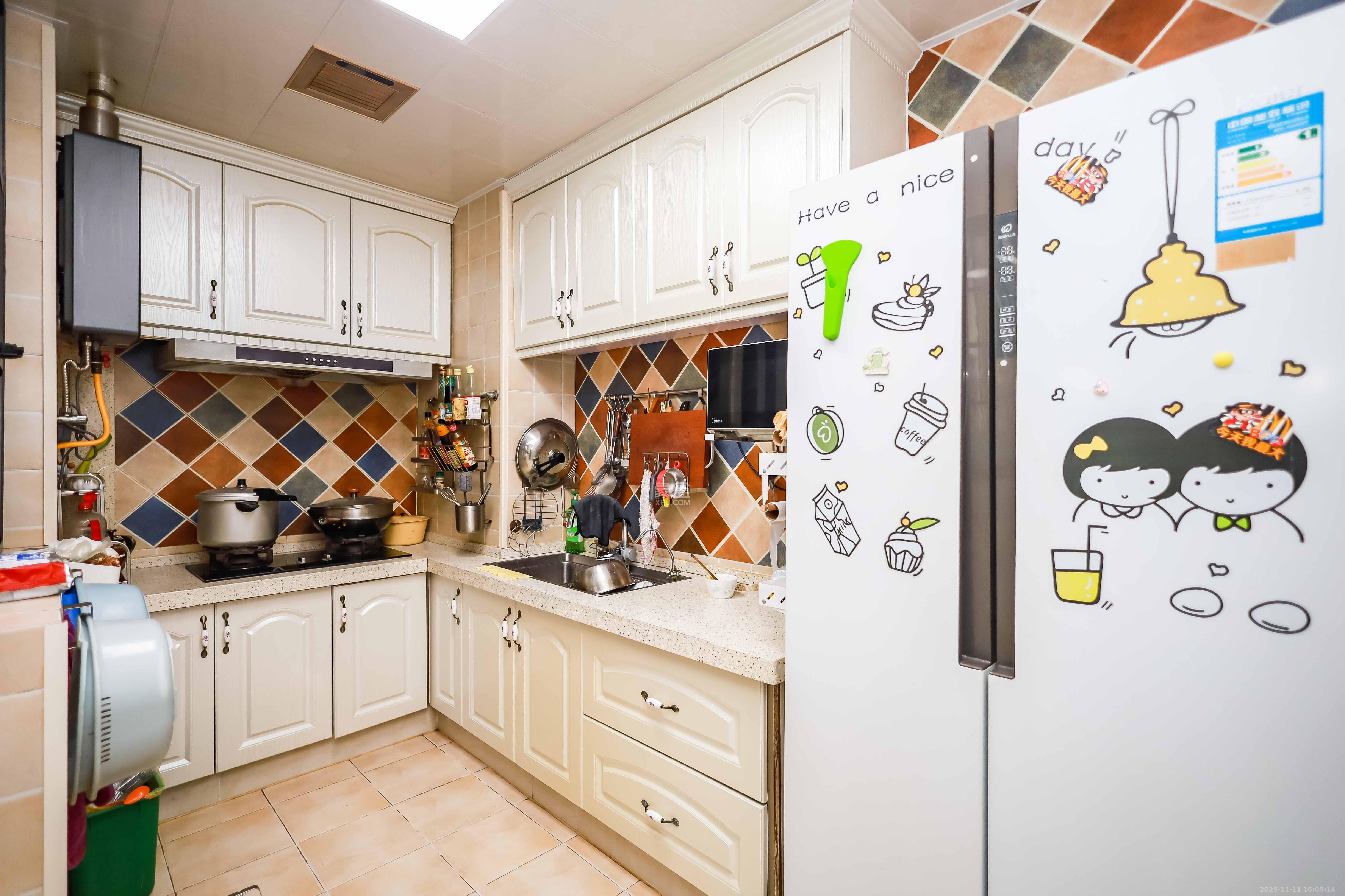 盛世耀凯  4室2厅1卫    150.0万厨房