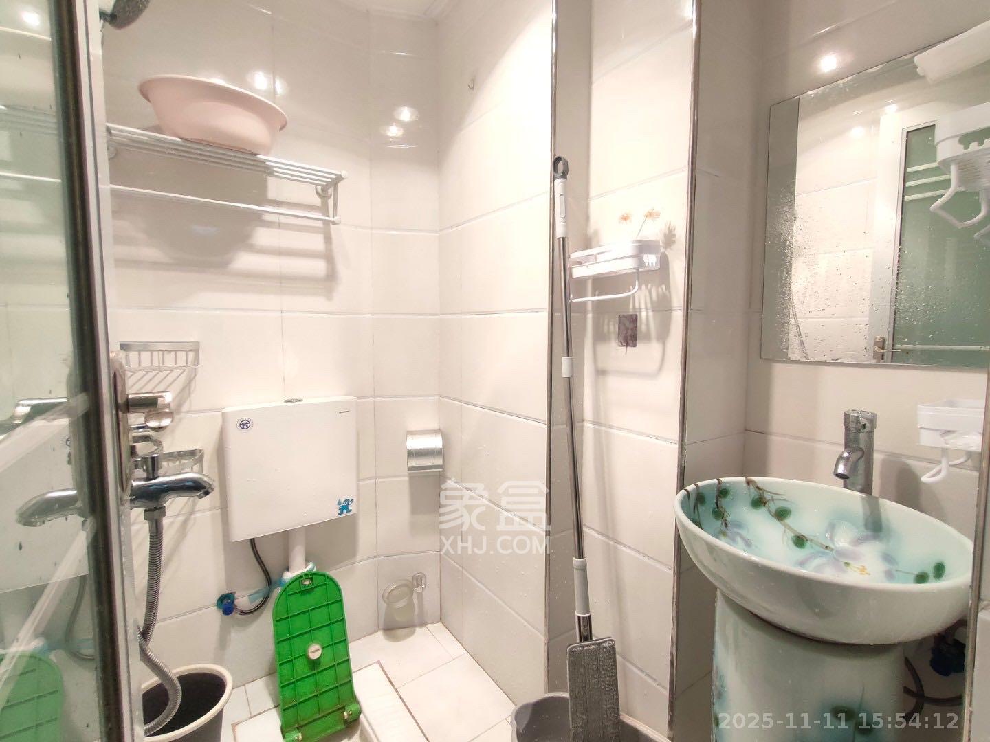 湖湾世景 1室1厅1卫 1500.0元/月 湖湾世景 1室1厅1卫 1500.0元/月室内图