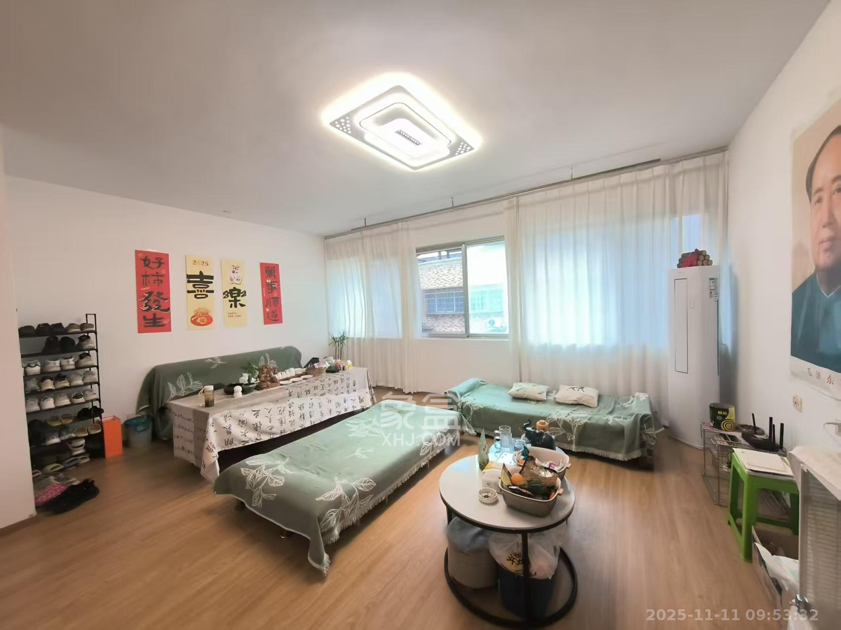 星沙商业步行街  4室2厅2卫    1700.0元/月室内图