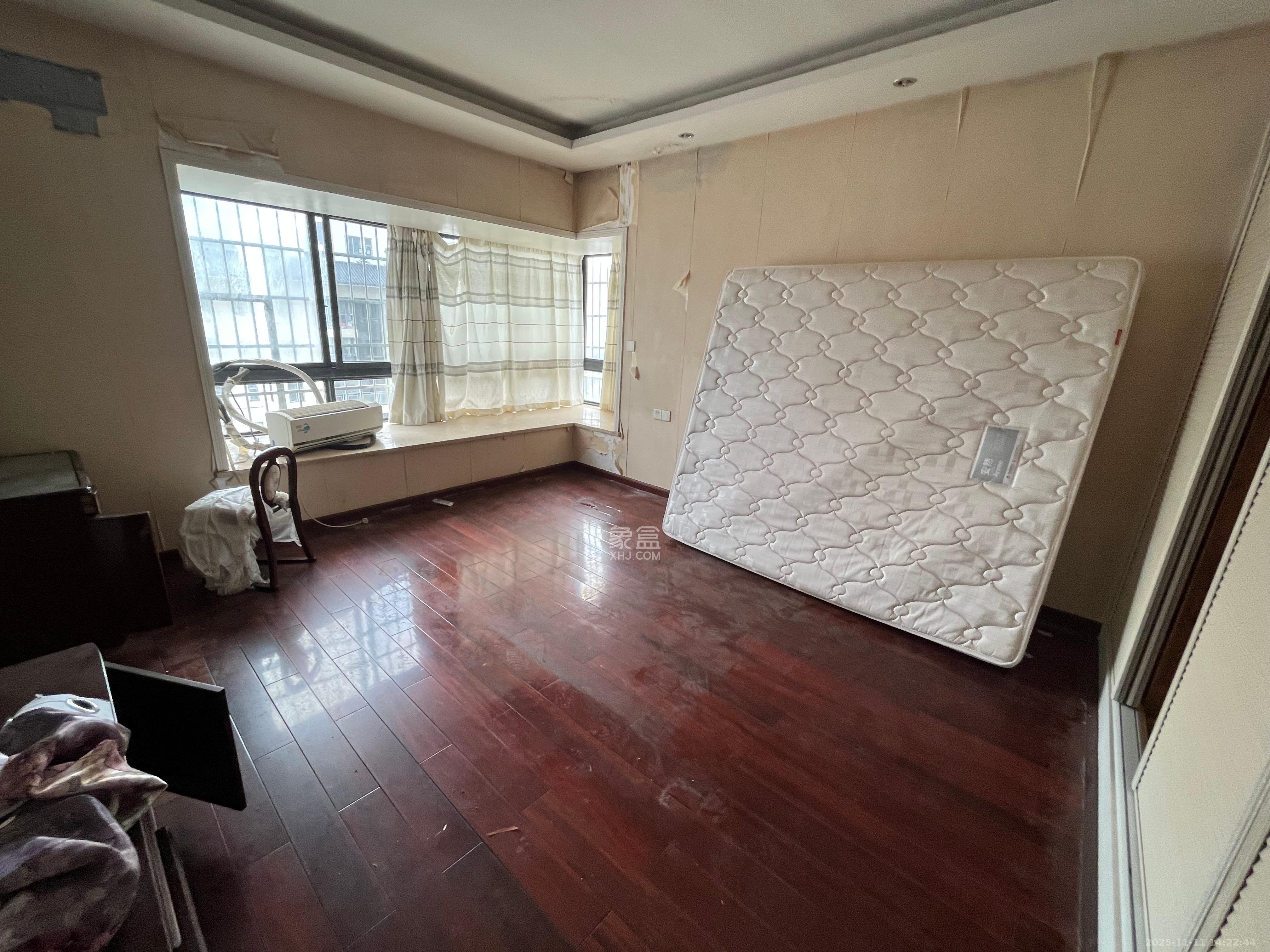 嘉宇盛世华章  4室2厅2卫    3500.0元/月室内图