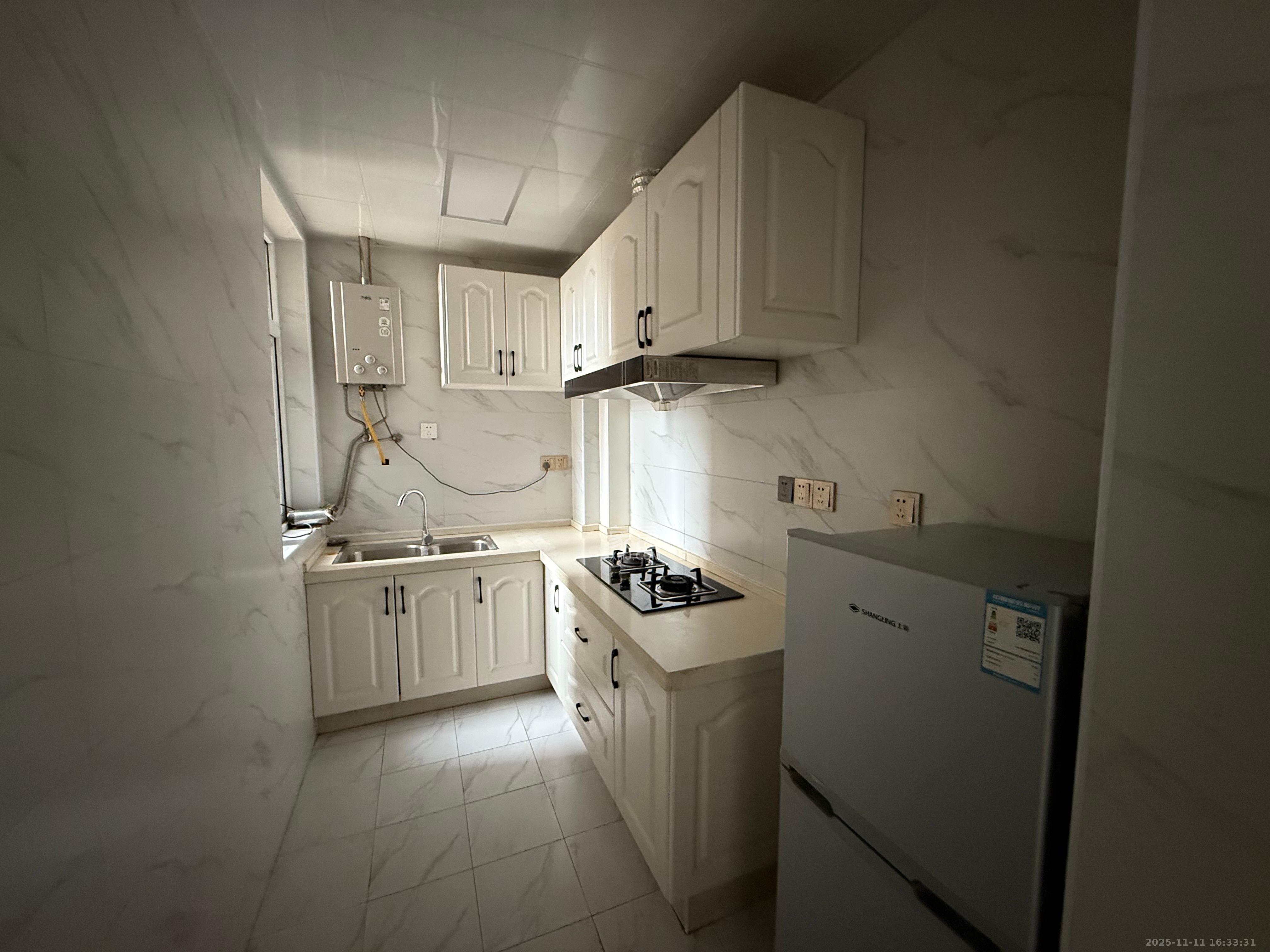 嘉宇银杉（嘉宇西苑）  3室2厅1卫    2000.0元/月