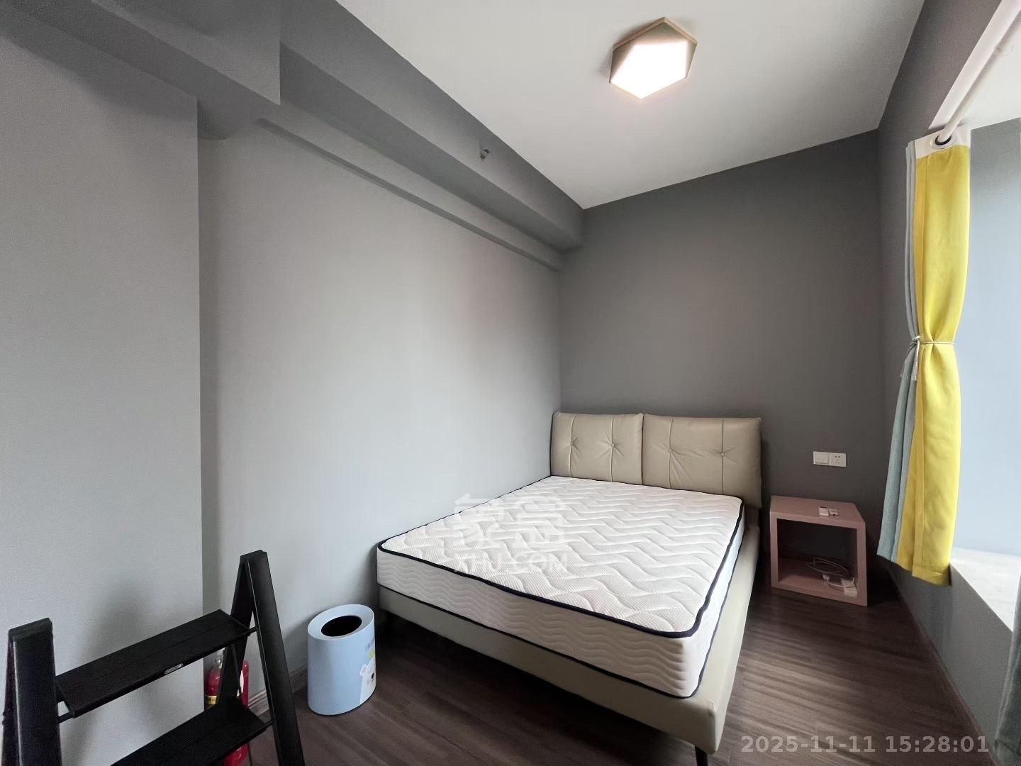 芙蓉万国城MOMA（卓越汇富苑）  2室1厅1卫    1700.0元/月室内图