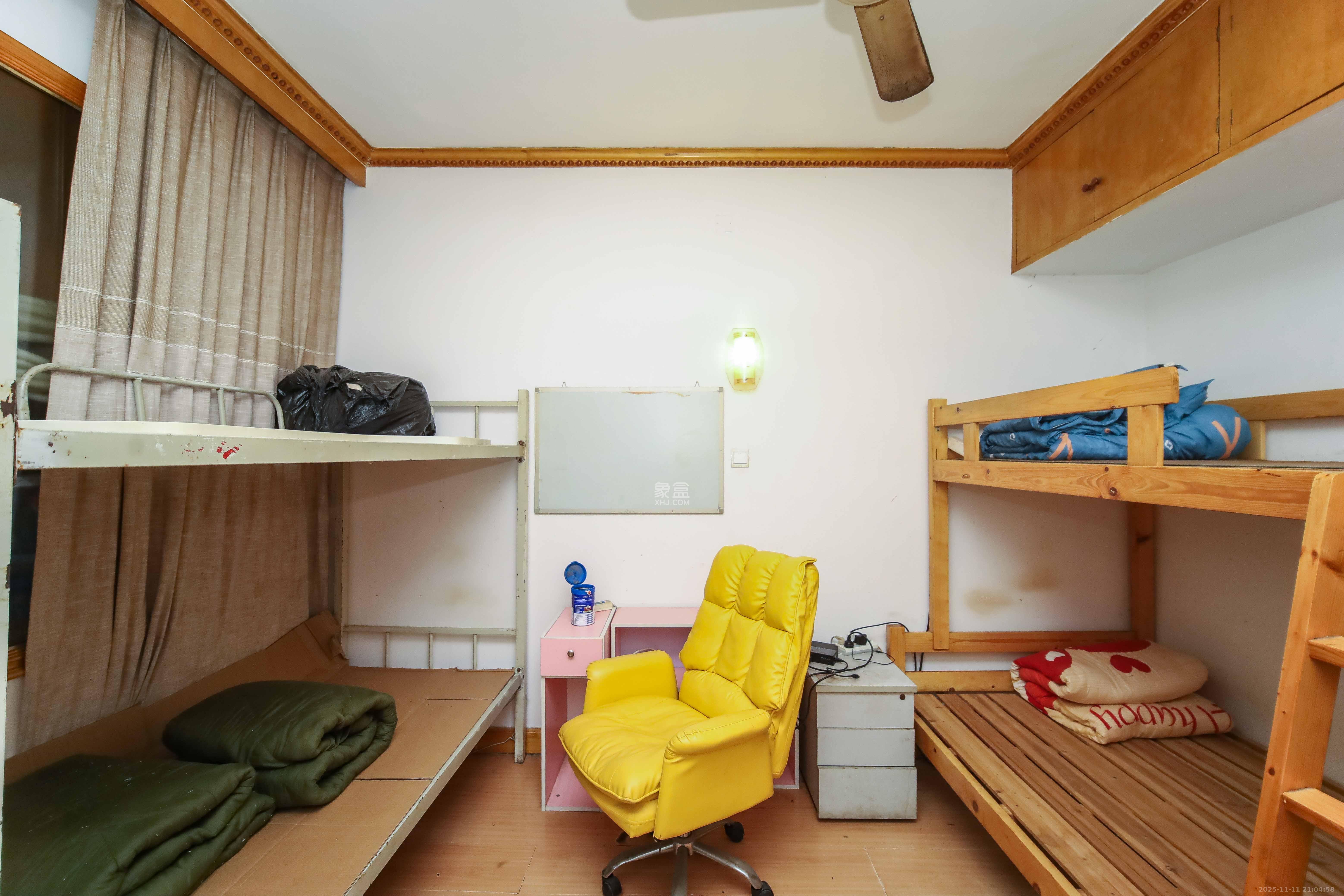 火星建设局宿舍  3室2厅1卫    38.0万卧室