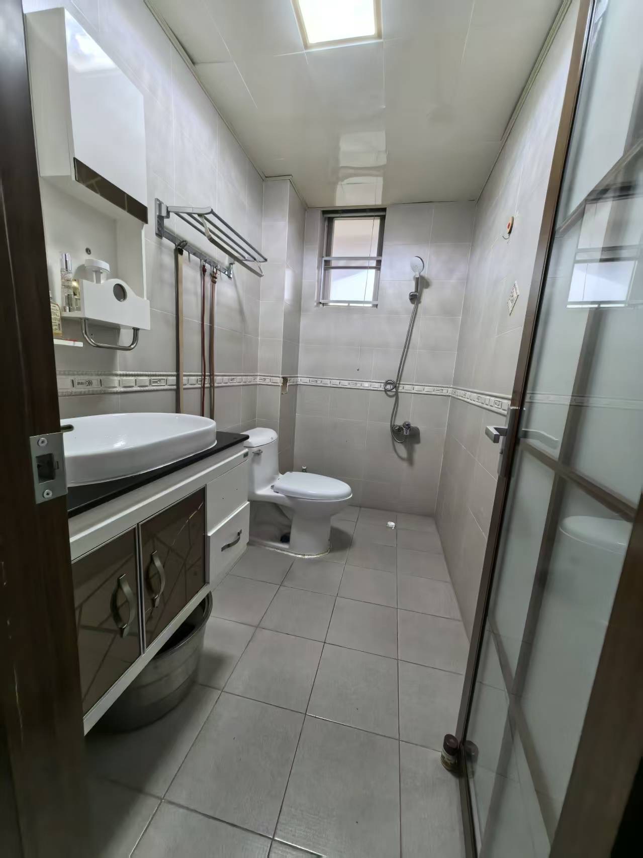 金域湾畔 4室2厅2卫 160.0万 金域湾畔 4室2厅2卫 160.0万客厅