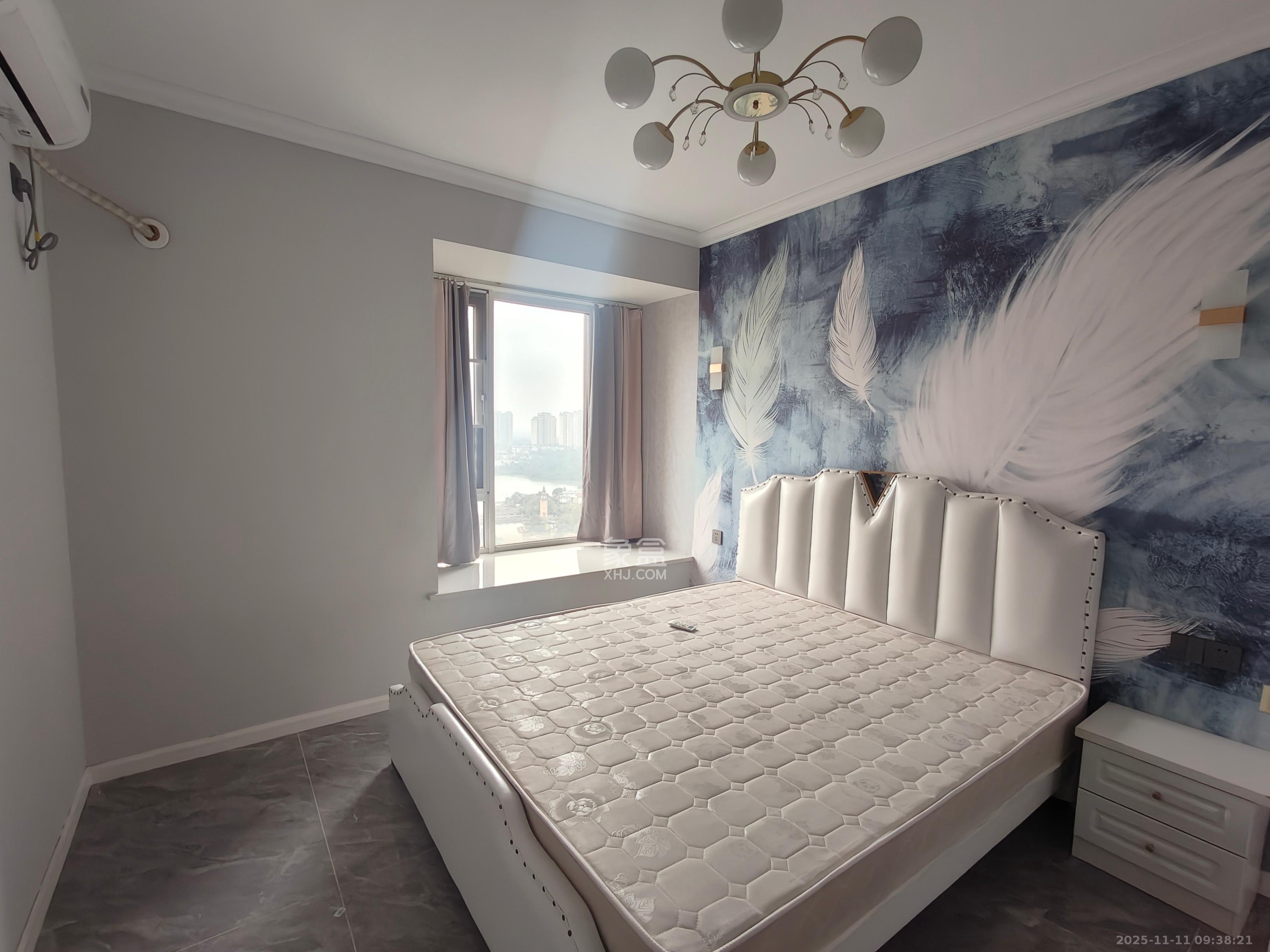 金地三千府（金地湖山樾、金地自在城）  3室2厅1卫    2000.0元/月室内图