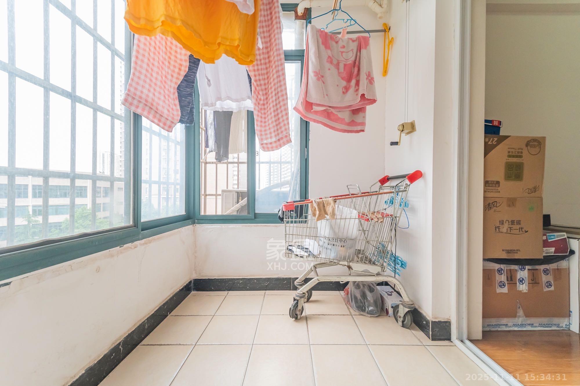 筑梦佳园  4室2厅2卫    2000.0元/月室内图