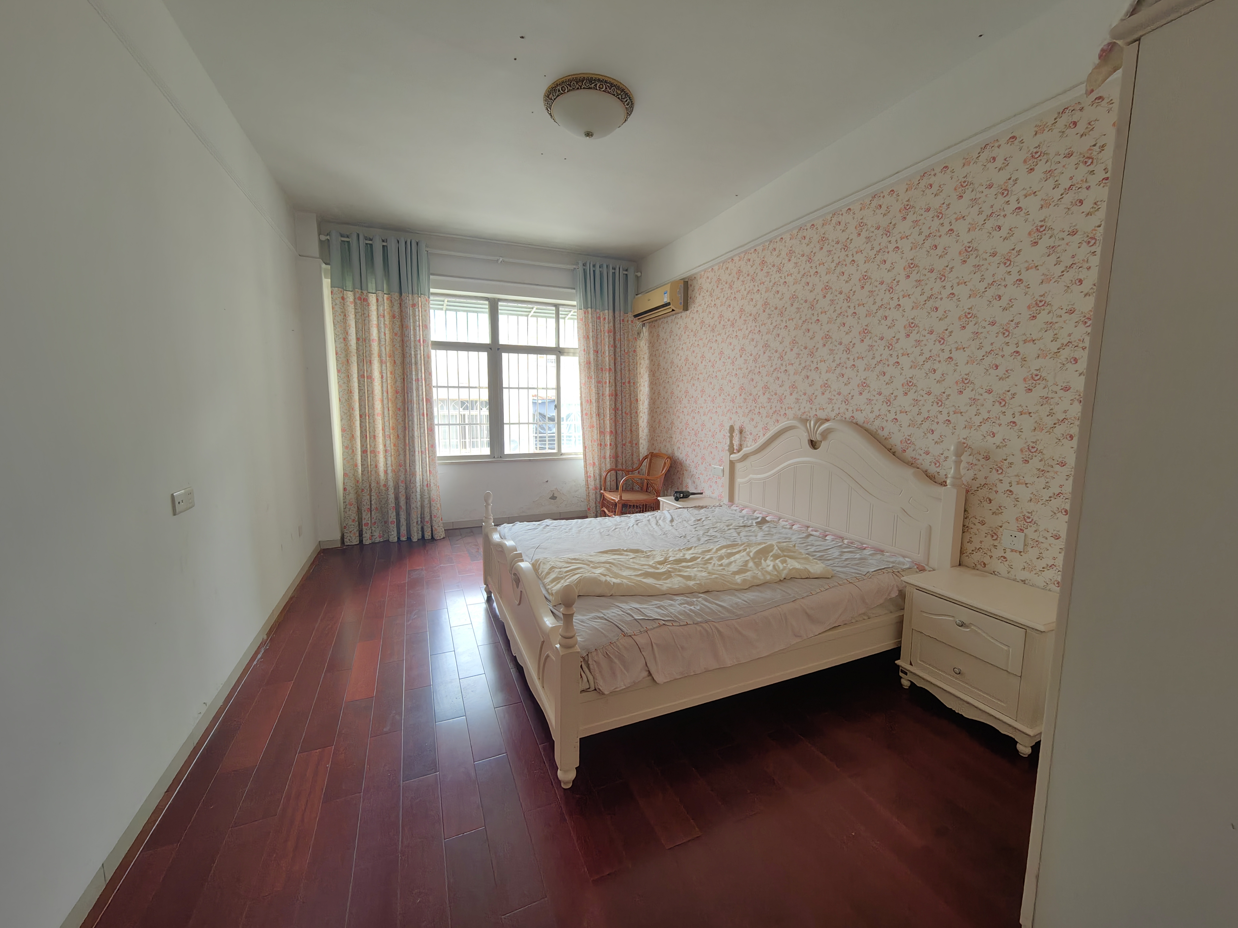 博南苑二期  3室2厅2卫    2800.0元/月室内图