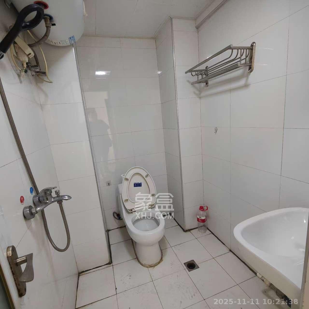 观园国际公寓  1室1厅1卫    1400.0元/月室内图