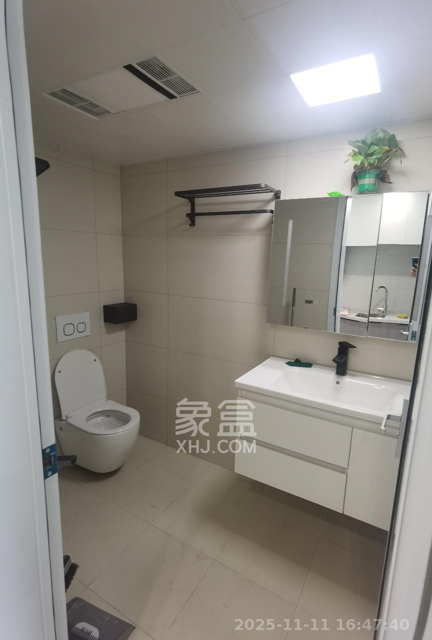 保利中环广场(保利中悦苑) 2室1厅1卫 2500.0元/月 保利中环广场(保利中悦苑) 2室1厅1卫 2500.0元/月室内图