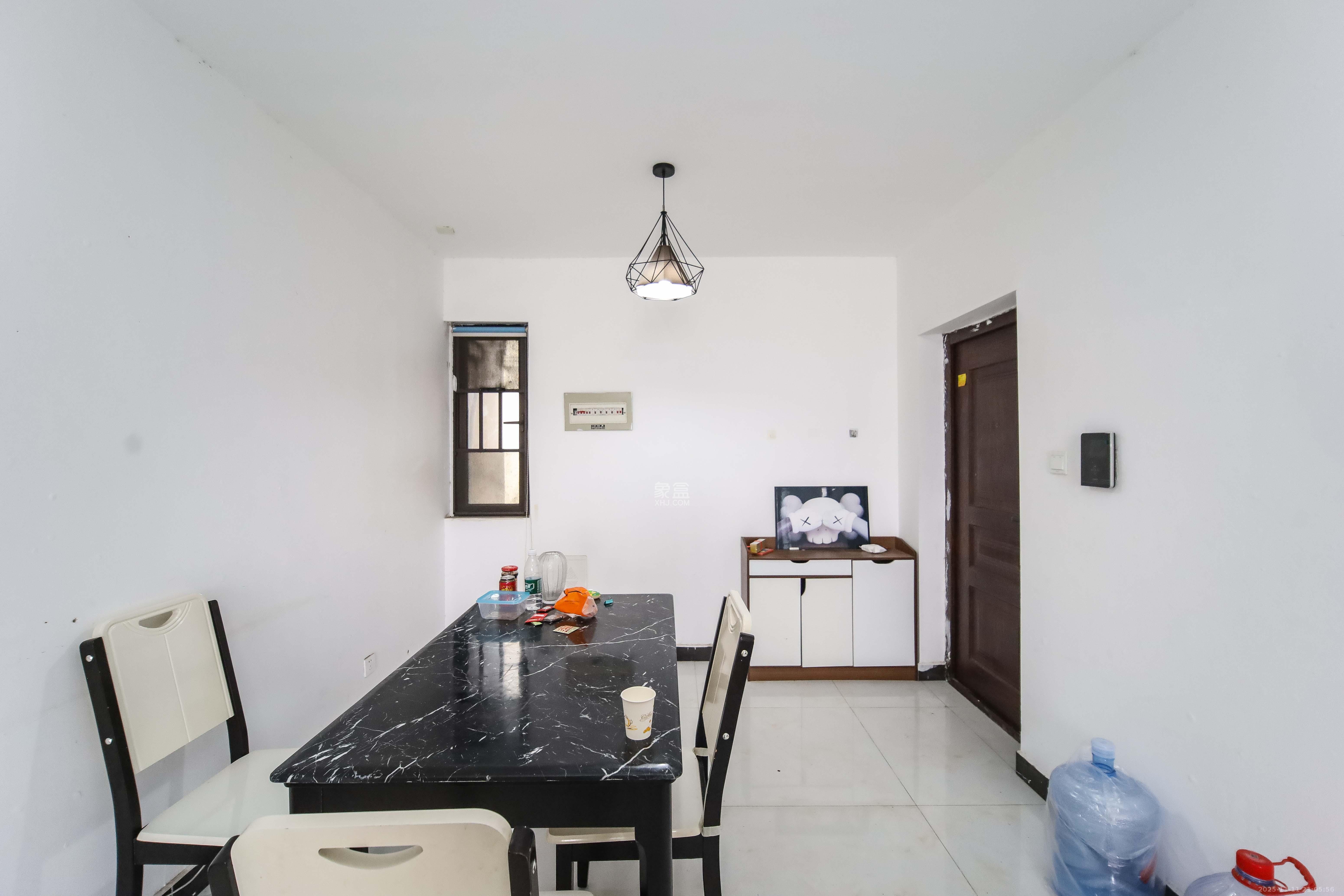 中欣楚天熙苑  3室2厅2卫    95.0万客厅